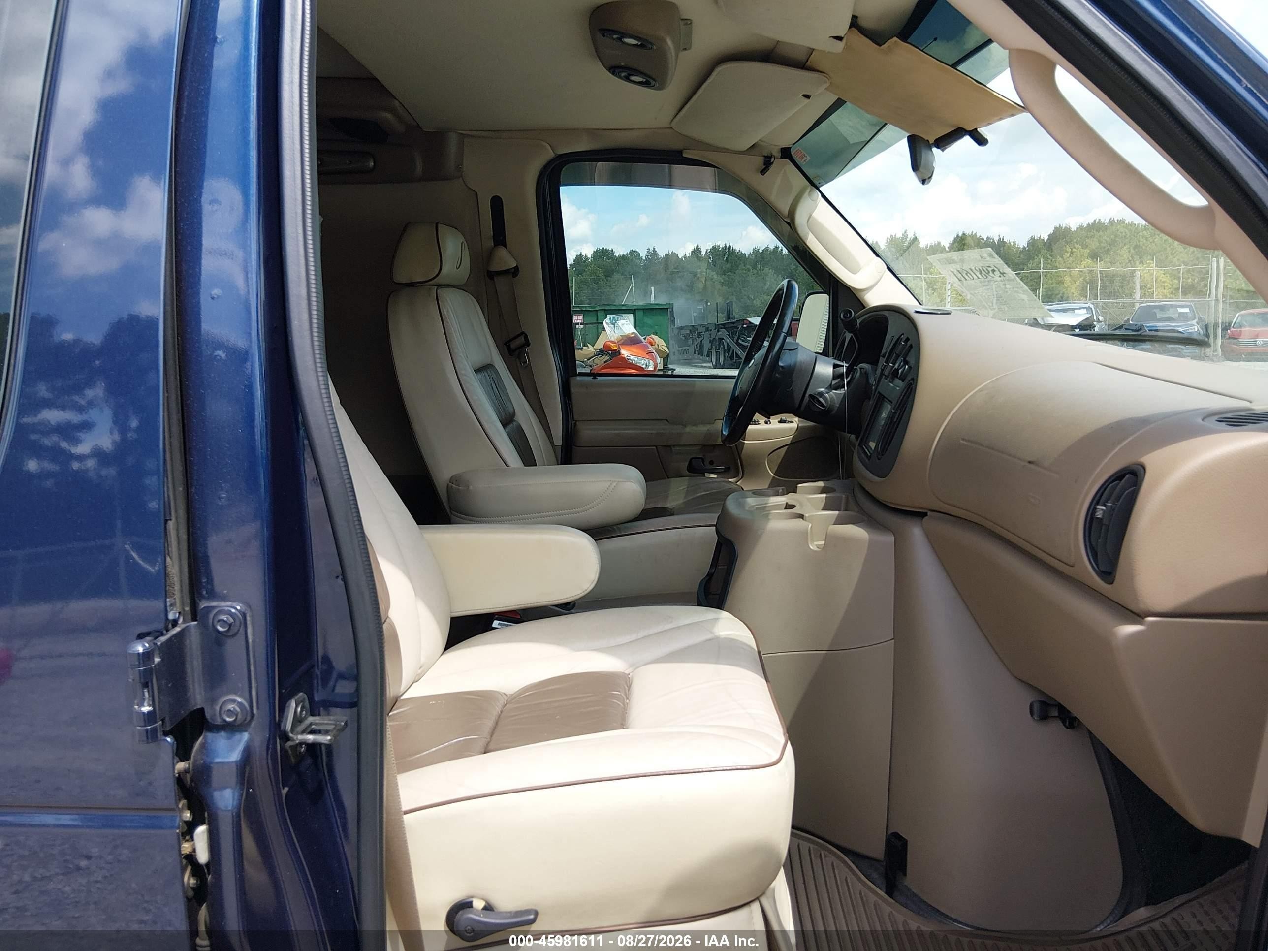 2005 Ford E-250 Recreational Blue vin: 1FDNE24L75HA40815