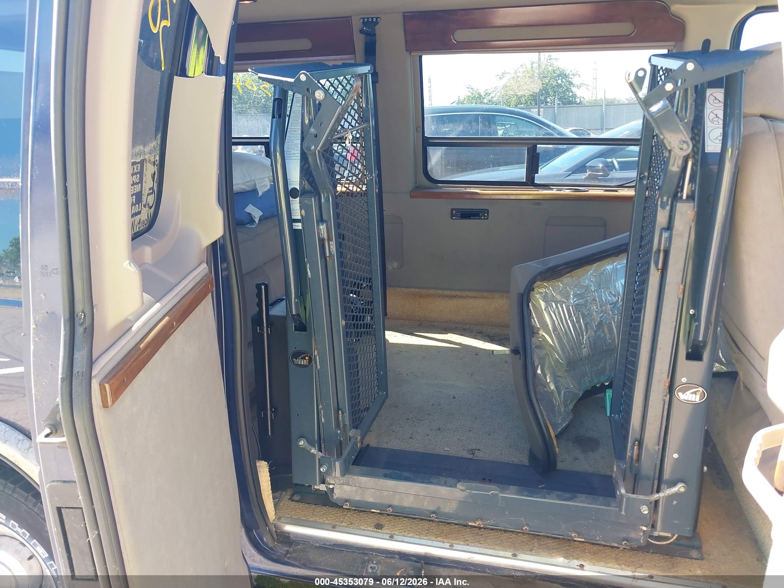 2006 Ford E-250 Commercial/recreational Blue vin: 1FDNE24L76HB28605