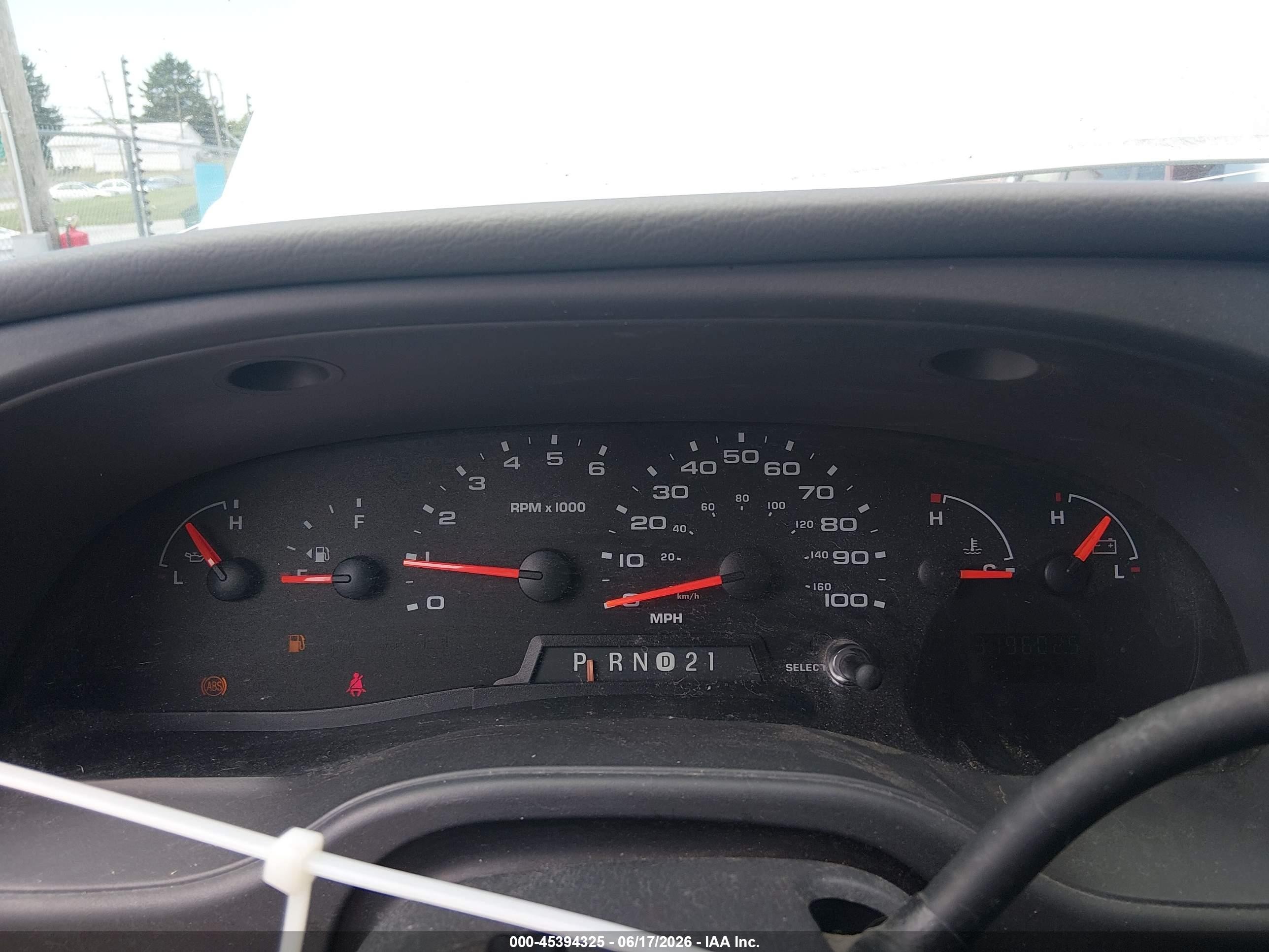 2004 Ford E-250 Recreational Silver vin: 1FDNE24L84HA92372