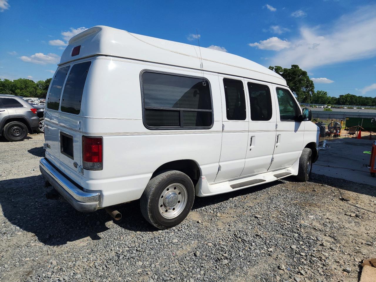 2004 Ford Econoline E250 Van White vin: 1FDNE24L94HA91974