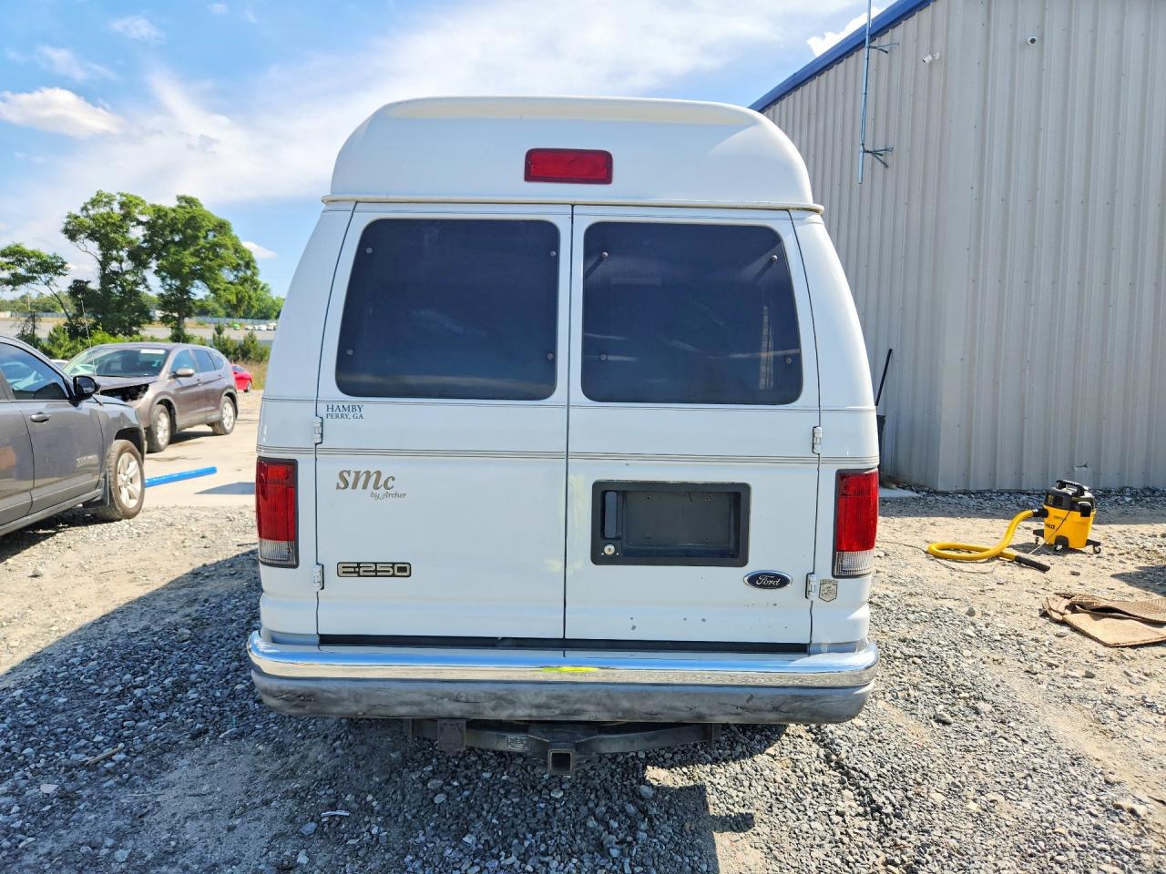 2004 Ford Econoline E250 Van White vin: 1FDNE24L94HA91974