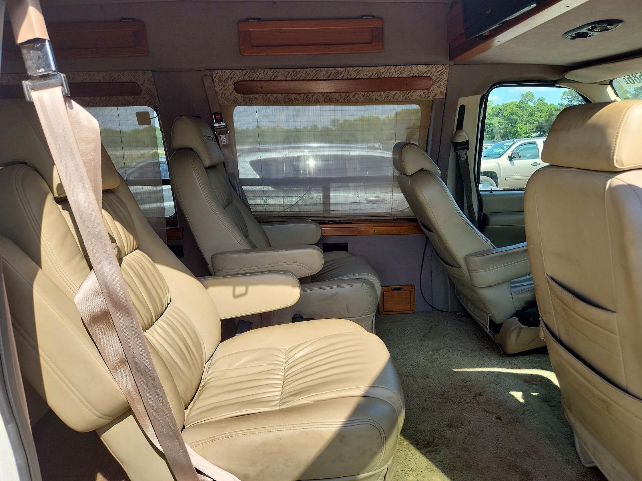 2004 Ford Econoline E250 Van White vin: 1FDNE24L94HA91974