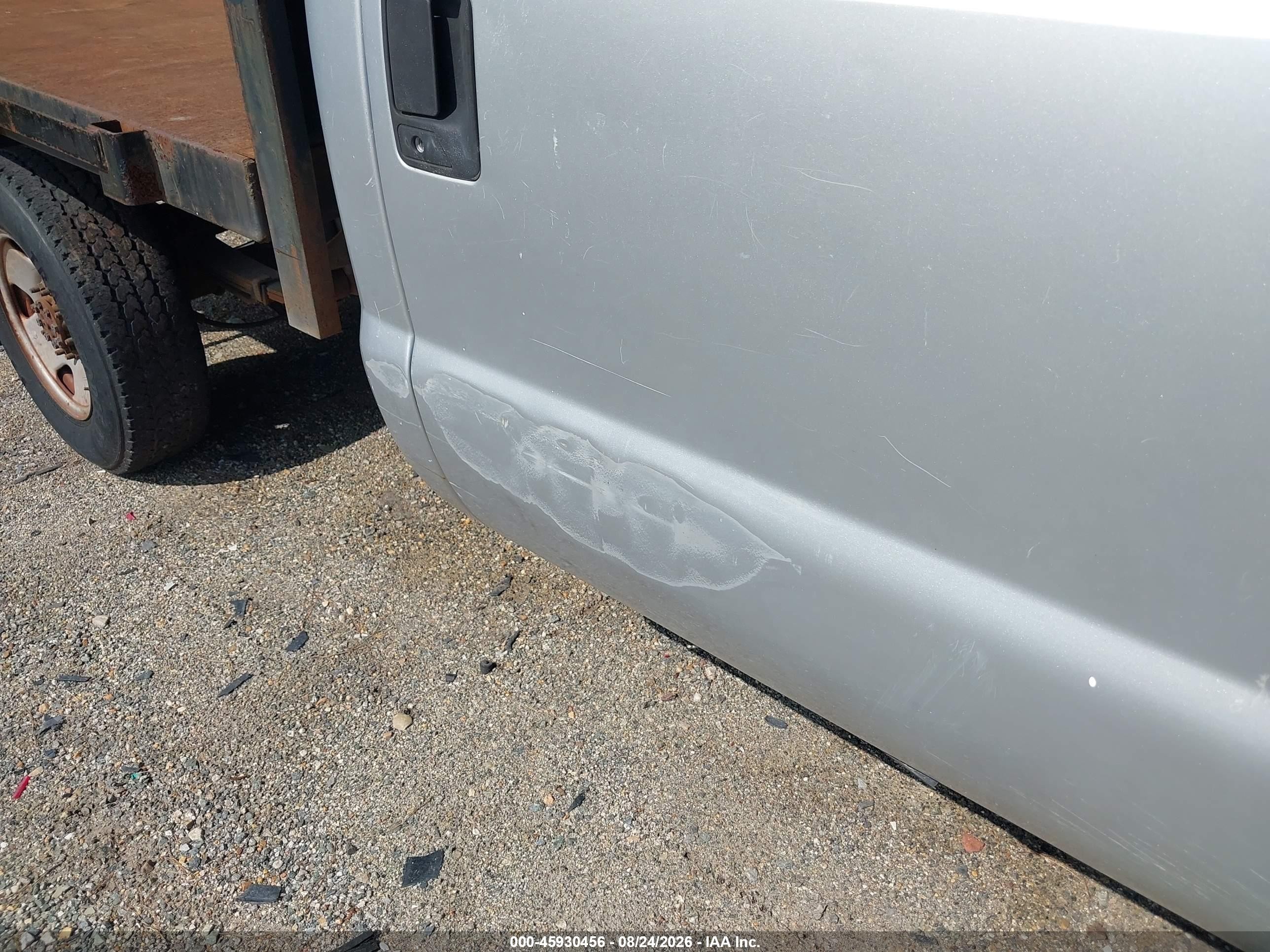 2007 Ford F-250 Xl/xlt Серебряный vin: 1FDNF20517EA77836