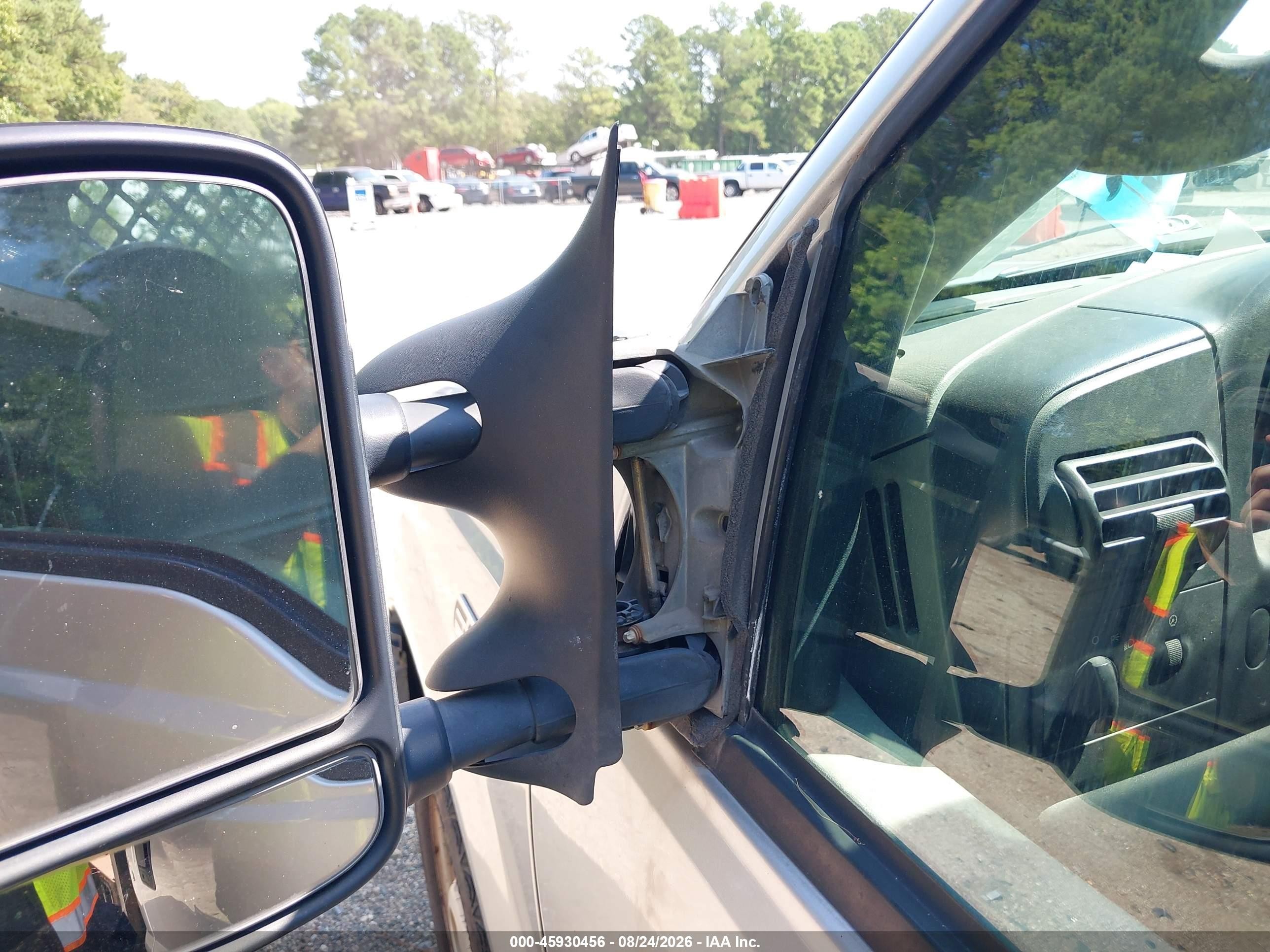 2007 Ford F-250 Xl/xlt Серебряный vin: 1FDNF20517EA77836