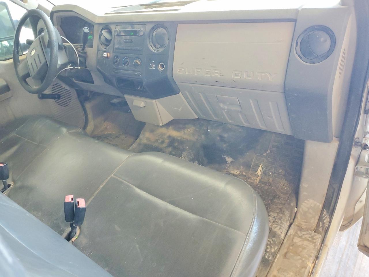2009 Ford F250 Super Duty White vin: 1FDNF20559EA55776