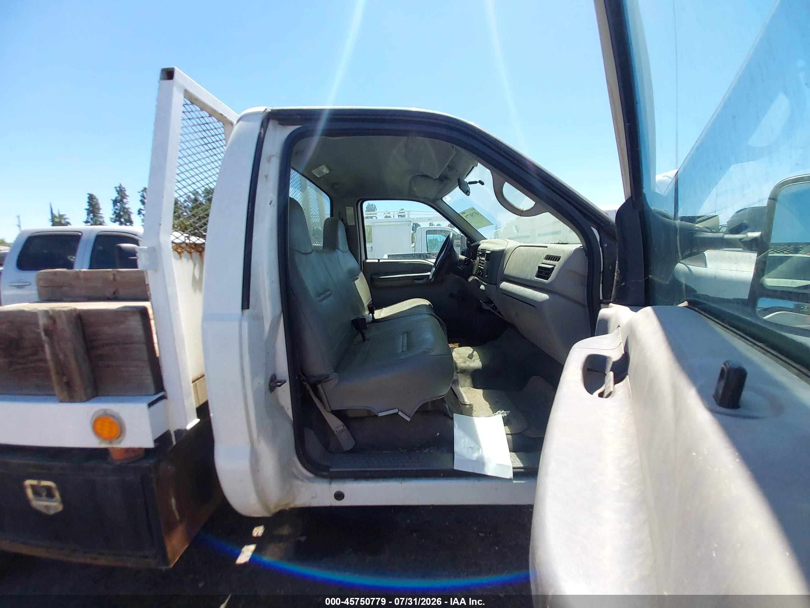 2000 Ford F-250 Lariat/xl/xlt White vin: 1FDNF20S7YEB06747