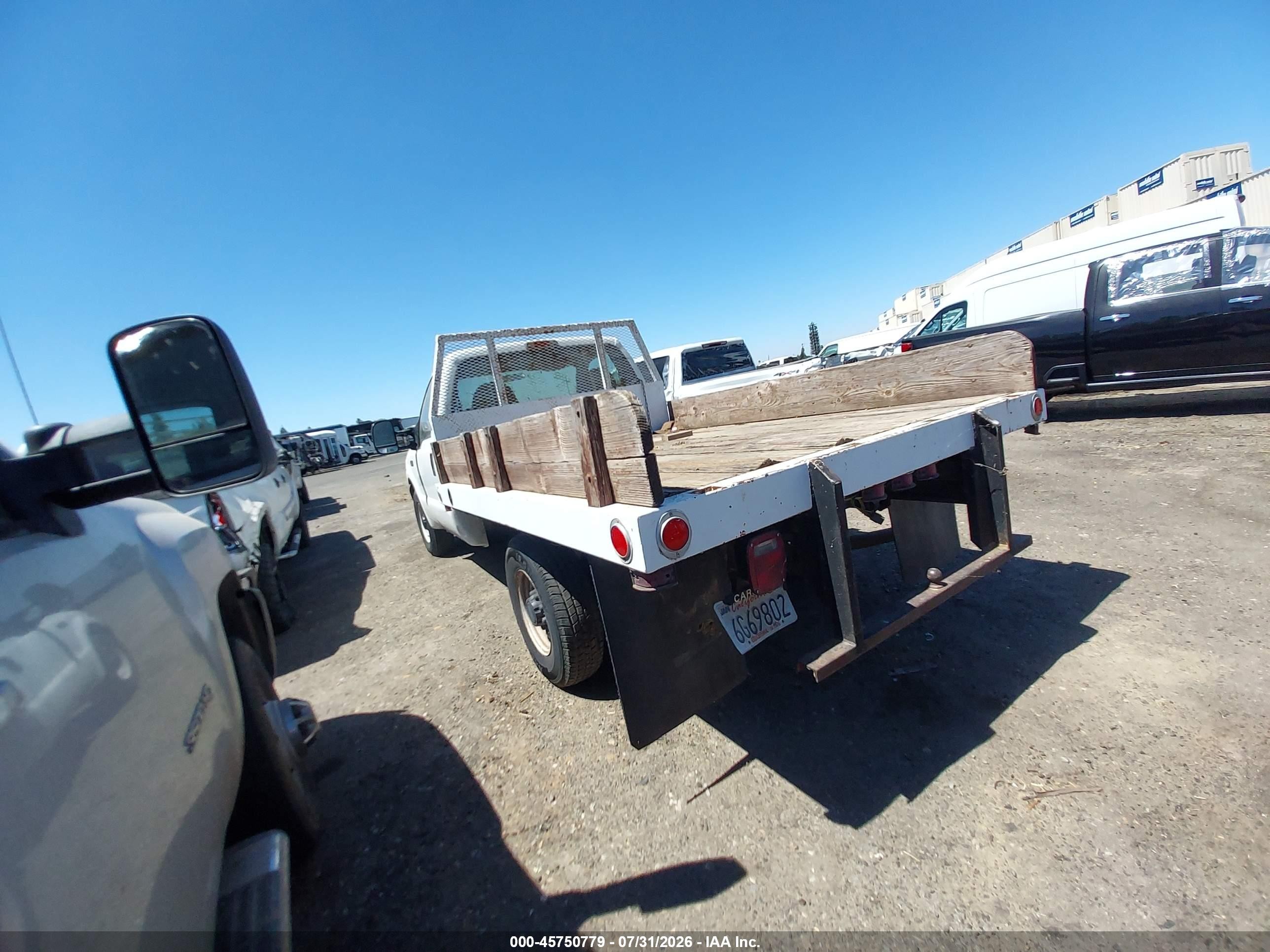 2000 Ford F-250 Lariat/xl/xlt White vin: 1FDNF20S7YEB06747
