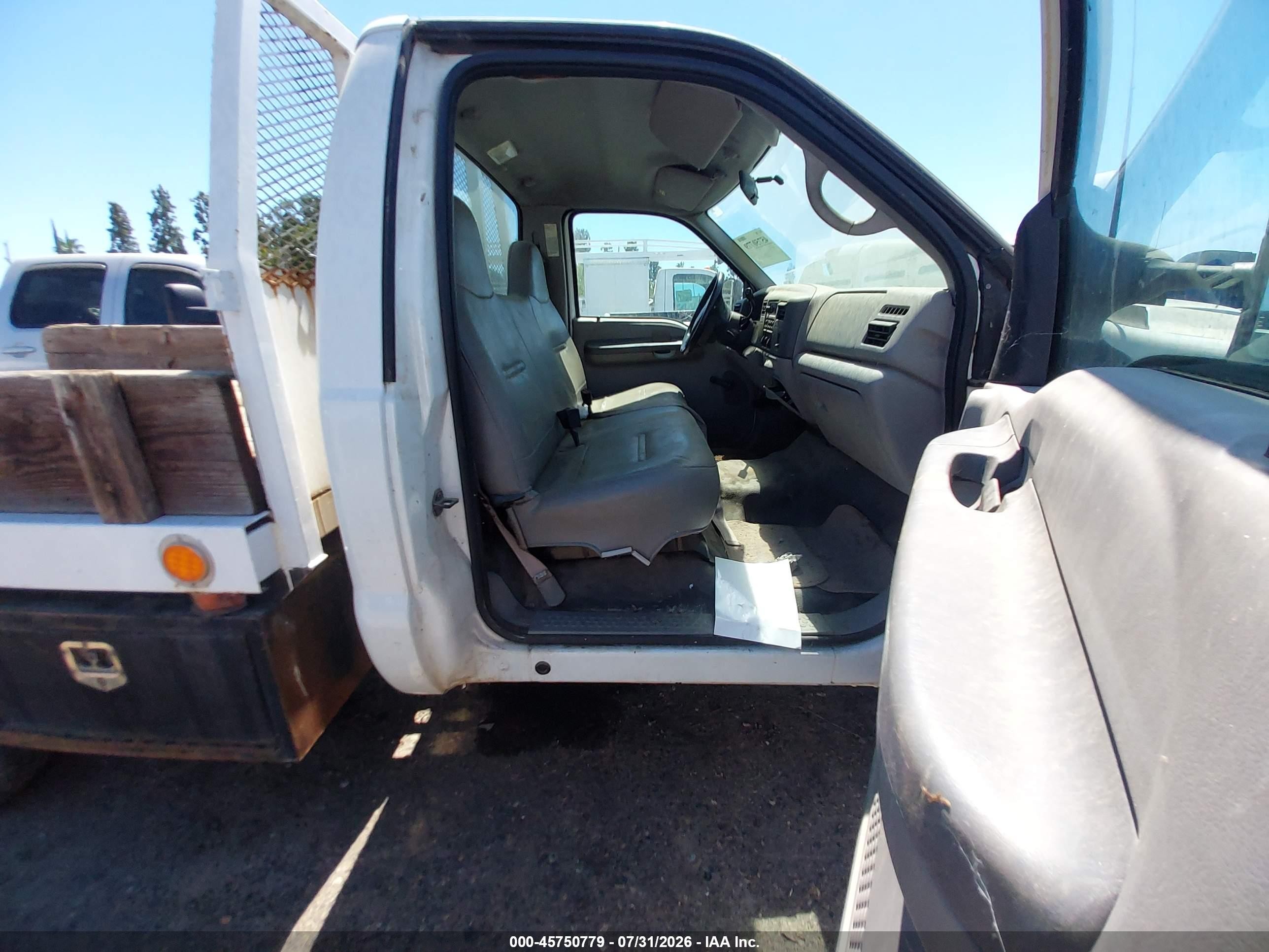 2000 Ford F-250 Lariat/xl/xlt White vin: 1FDNF20S7YEB06747