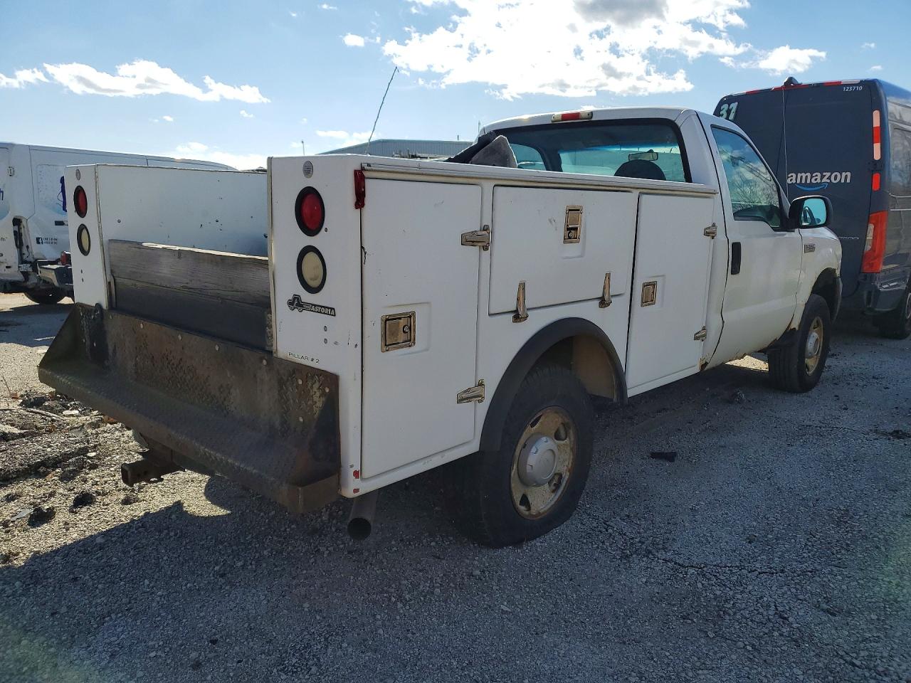 2005 Ford F250 Super Duty White vin: 1FDNF21525EB92795