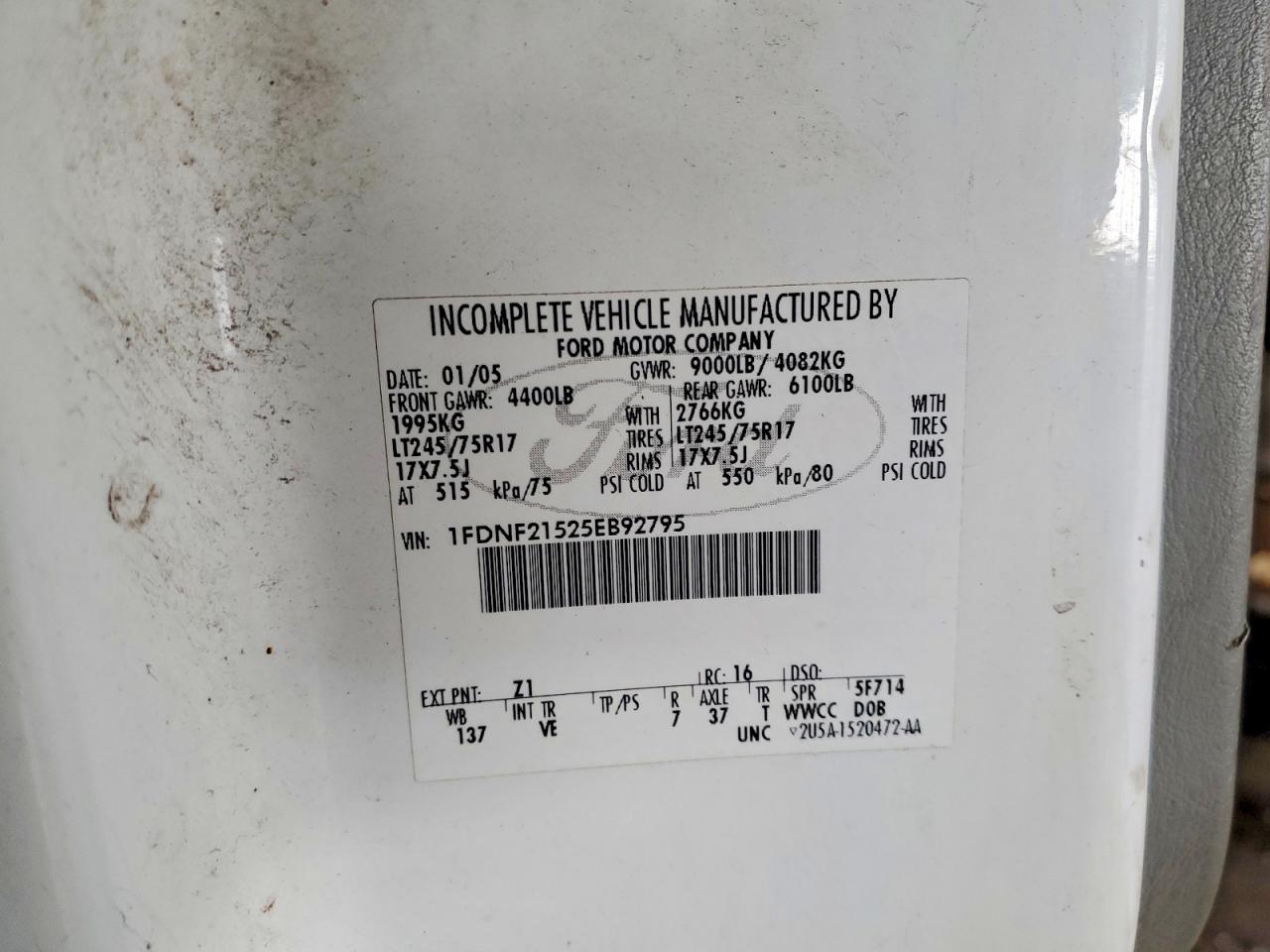2005 Ford F250 Super Duty White vin: 1FDNF21525EB92795