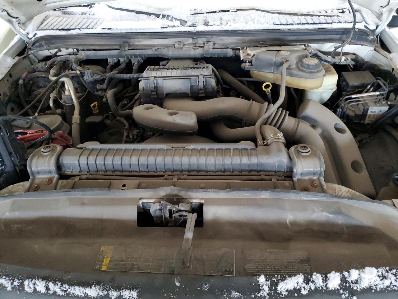 2005 Ford F250 Super Duty White vin: 1FDNF21525EB92795