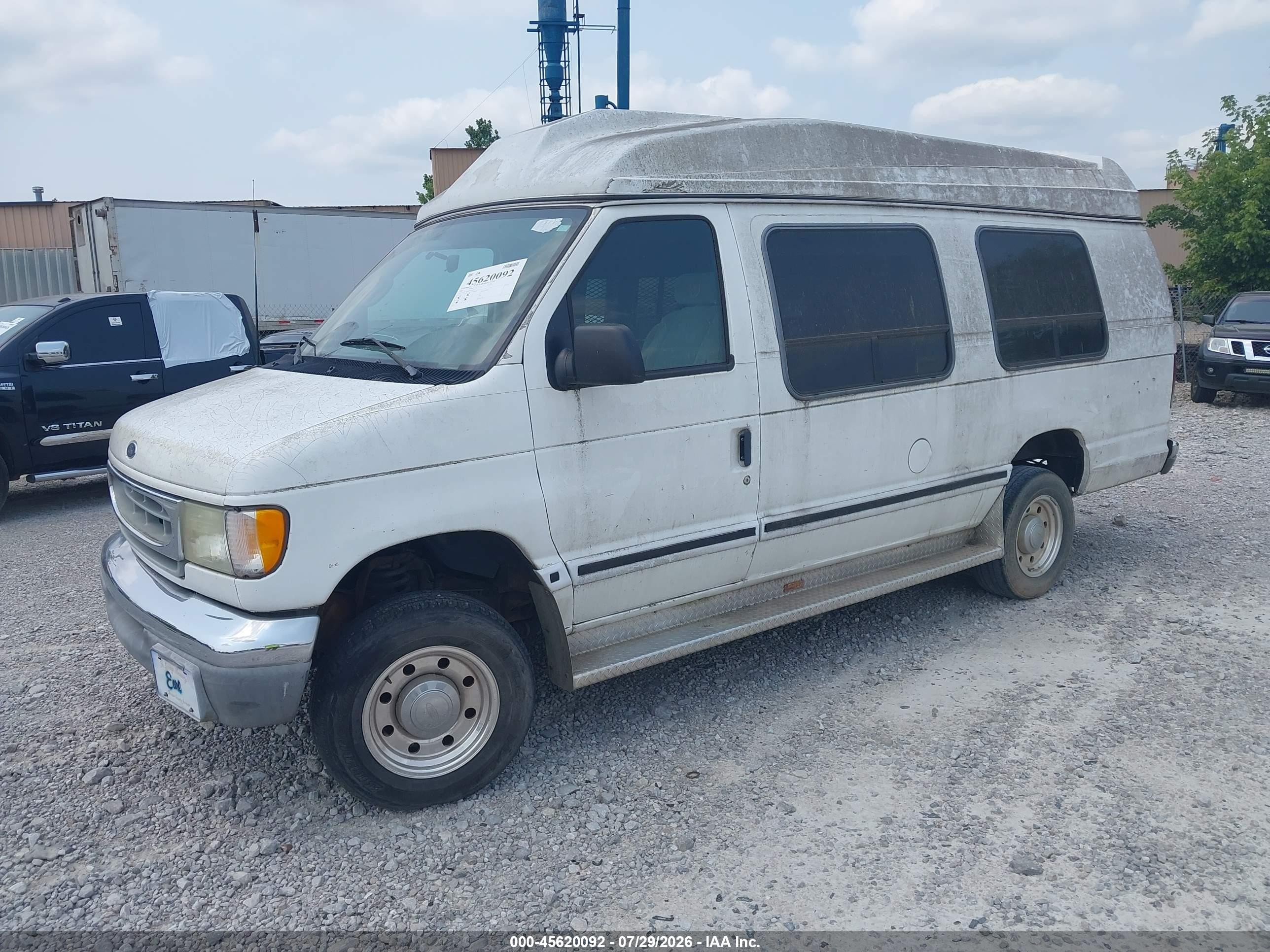 2002 Ford E-250 Commercial/recreational White vin: 1FDNS24L02HA18823