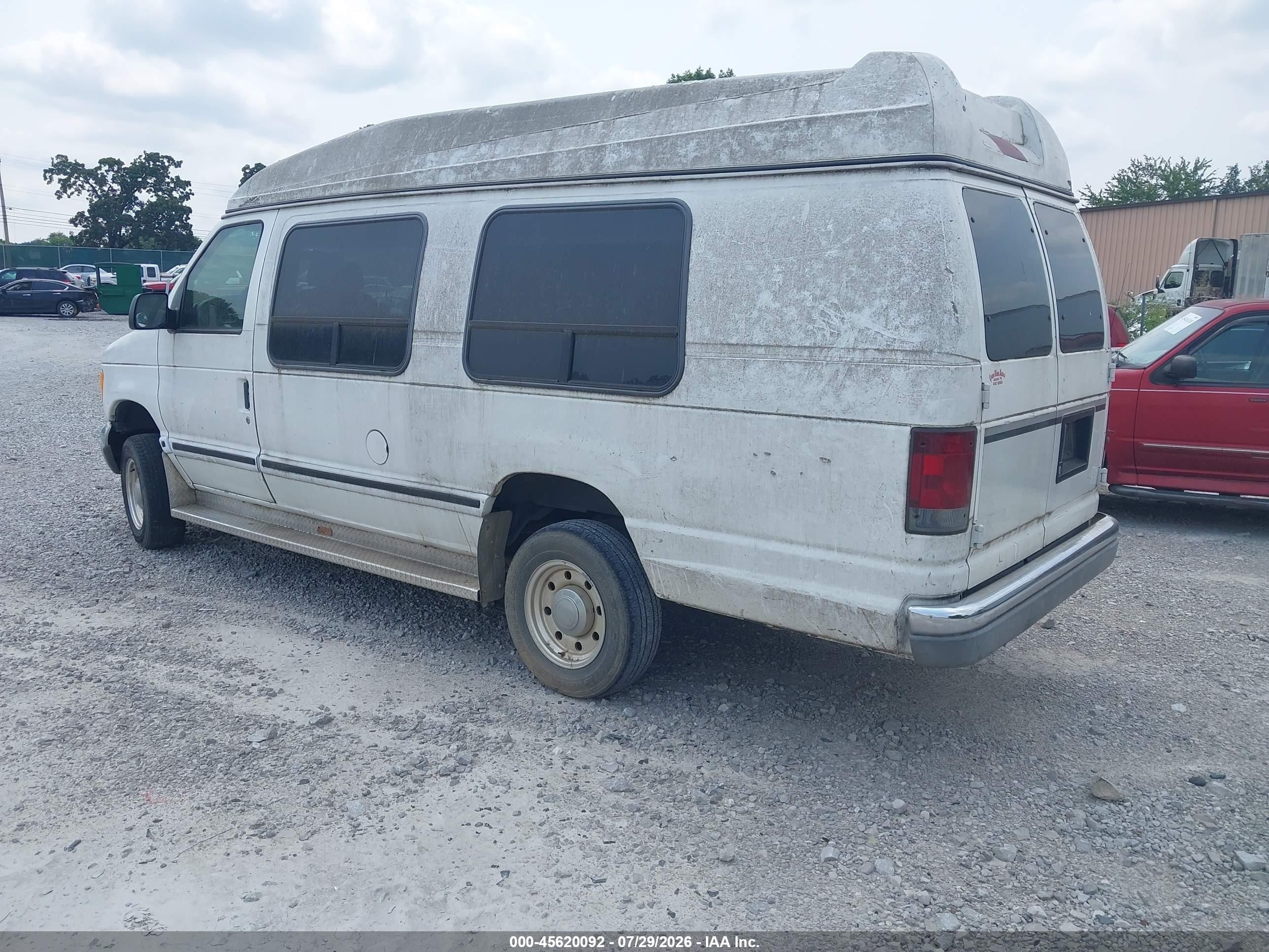 2002 Ford E-250 Commercial/recreational White vin: 1FDNS24L02HA18823