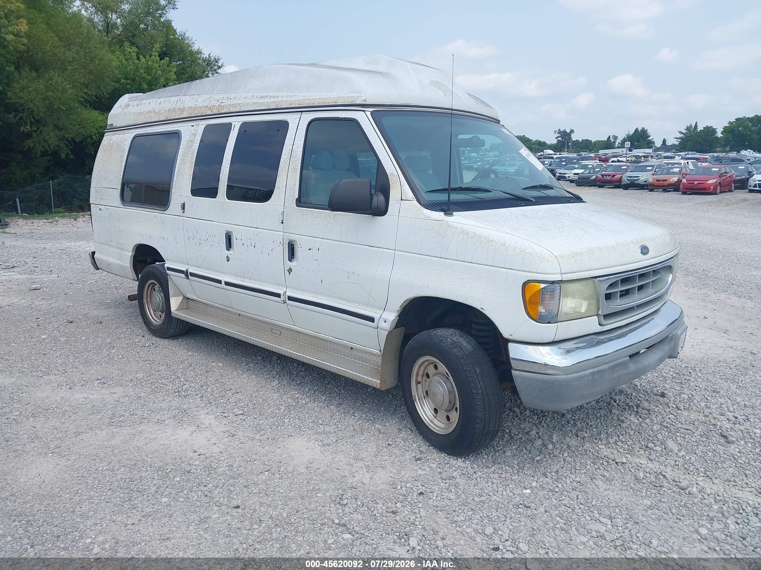 2002 Ford E-250 Commercial/recreational White vin: 1FDNS24L02HA18823