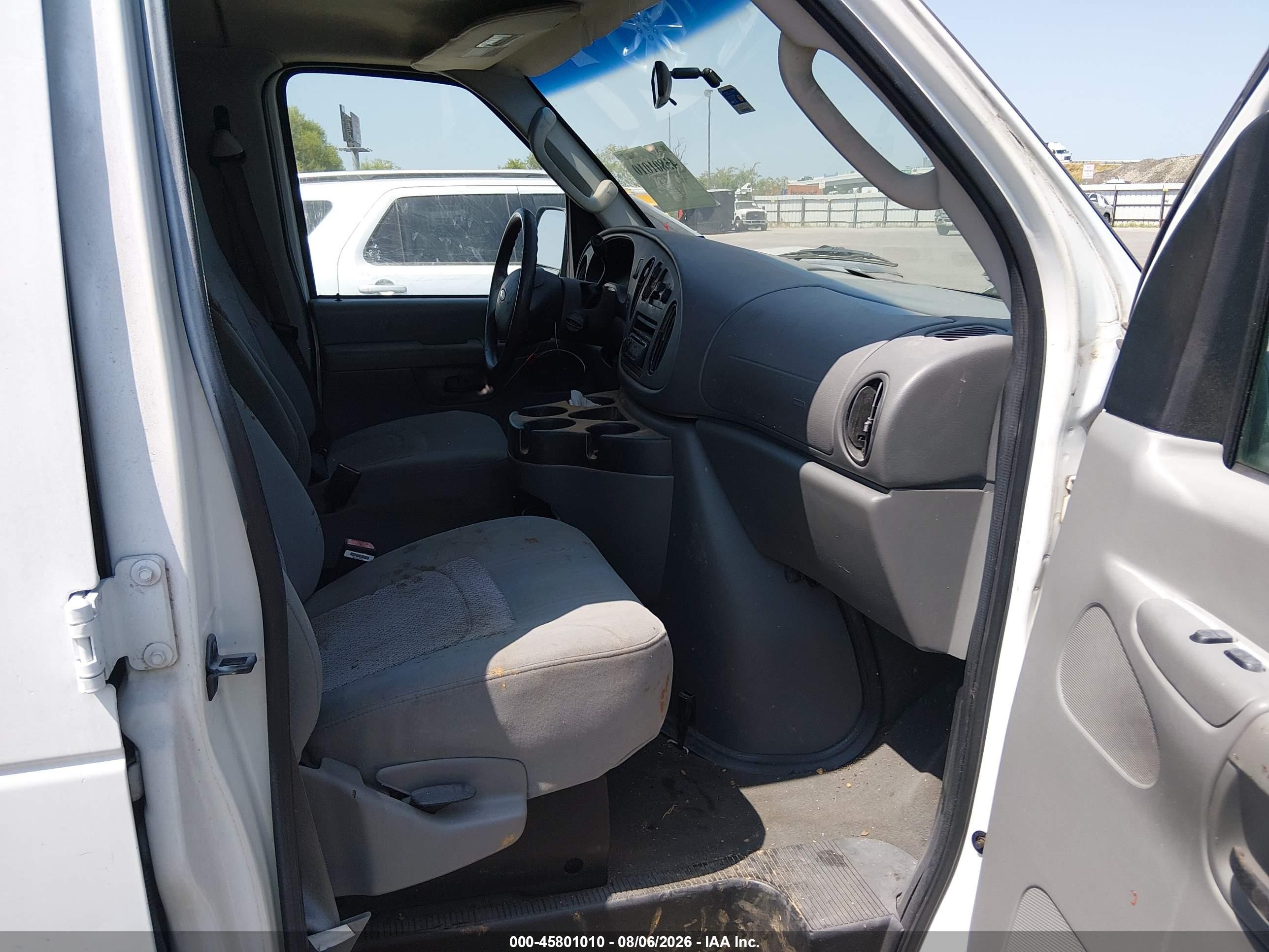 2006 Ford E-150 Chateau/xl/xlt White vin: 1FDRE11W16DA92895