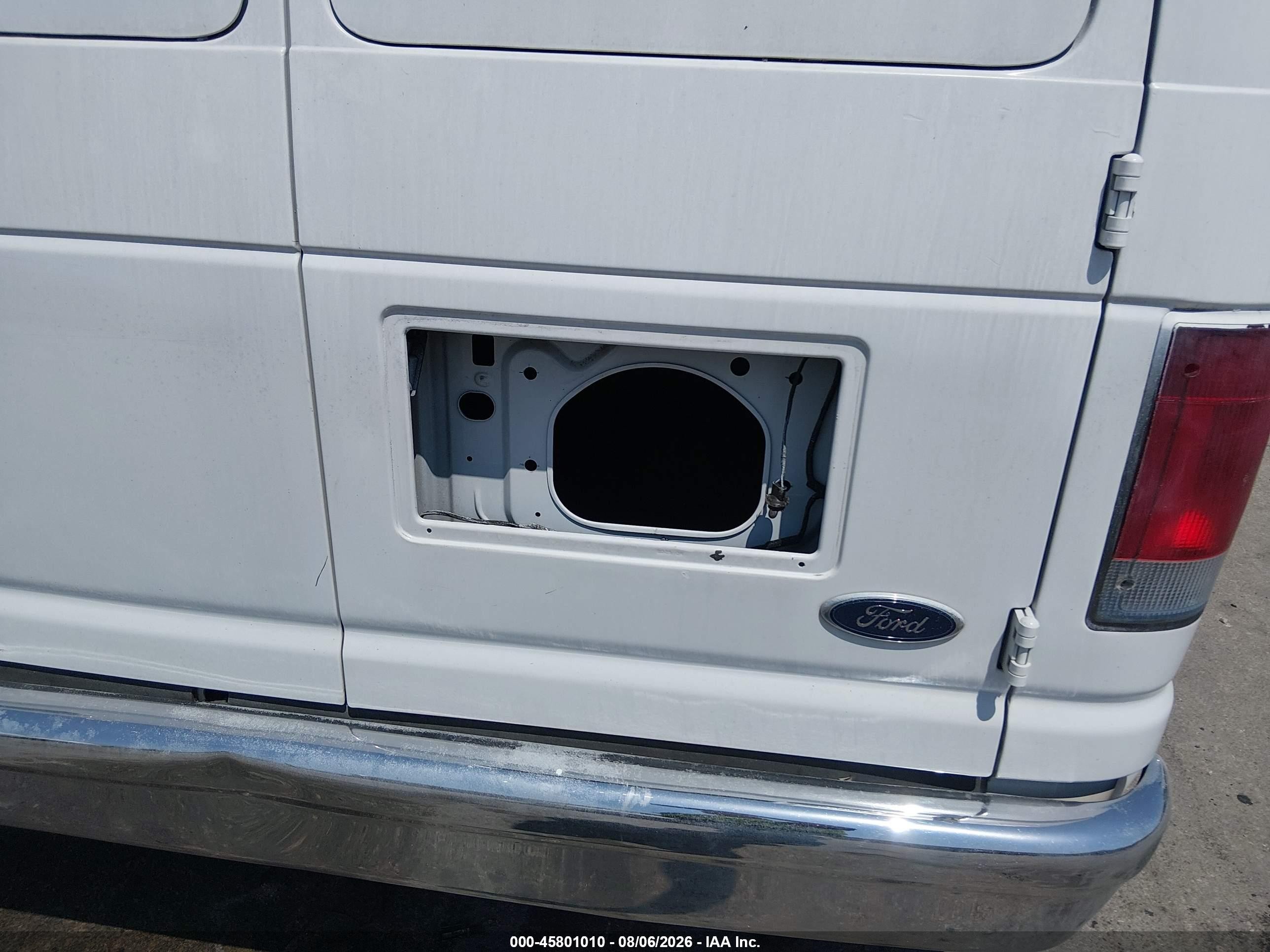 2006 Ford E-150 Chateau/xl/xlt White vin: 1FDRE11W16DA92895