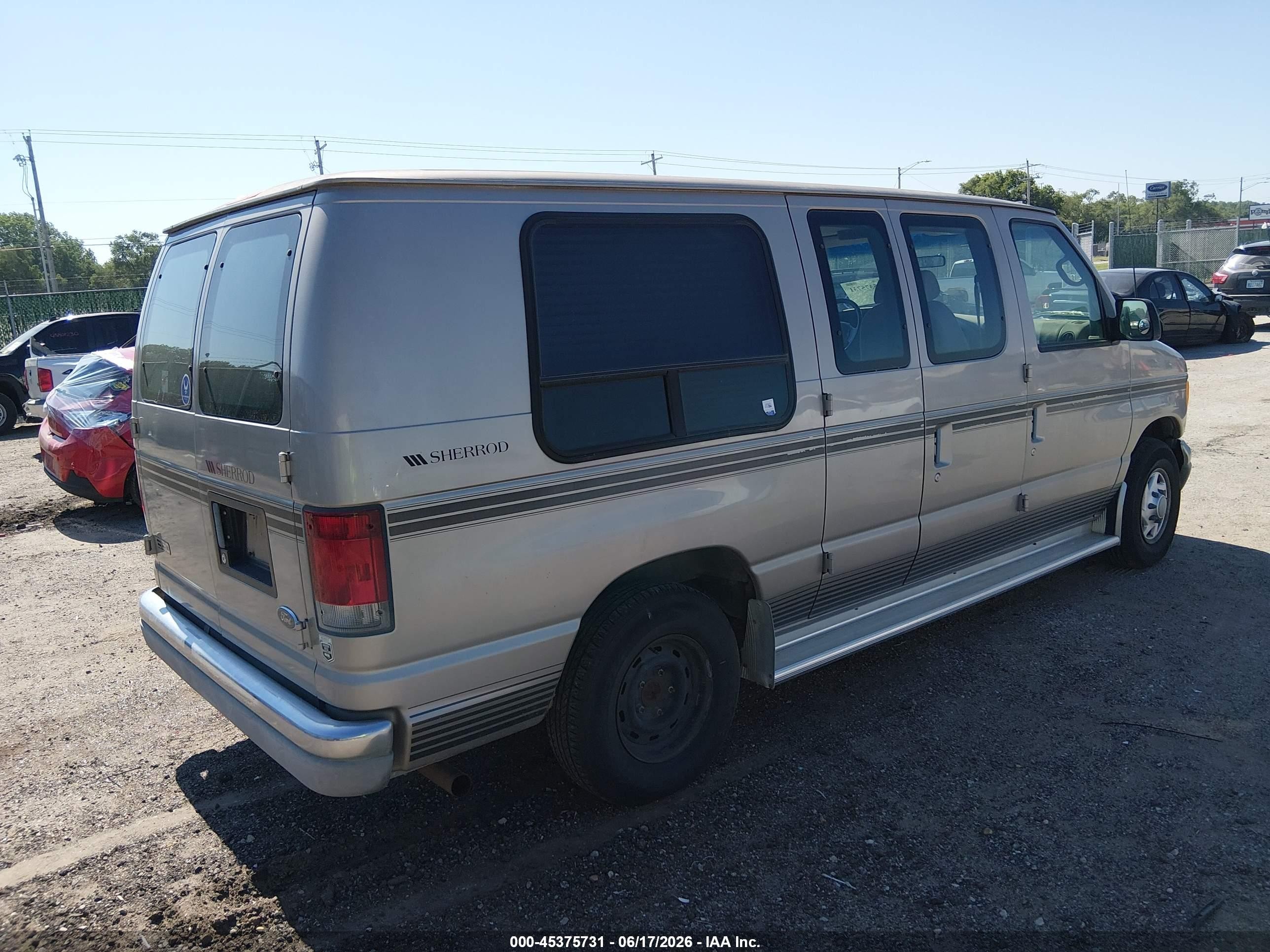 2002 Ford E-150 Commercial/recreational Gray vin: 1FDRE14252HA93513