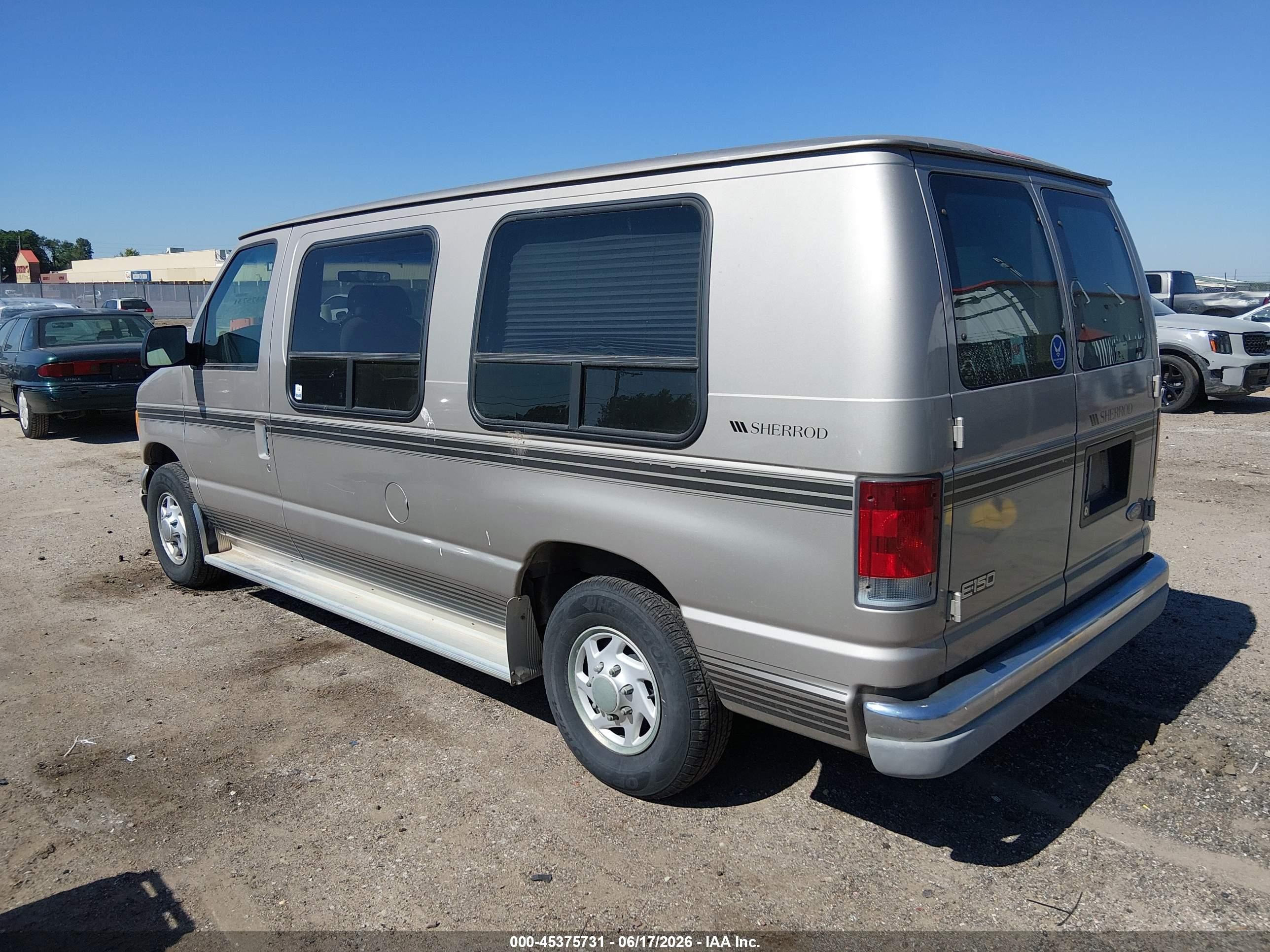 2002 Ford E-150 Commercial/recreational Gray vin: 1FDRE14252HA93513