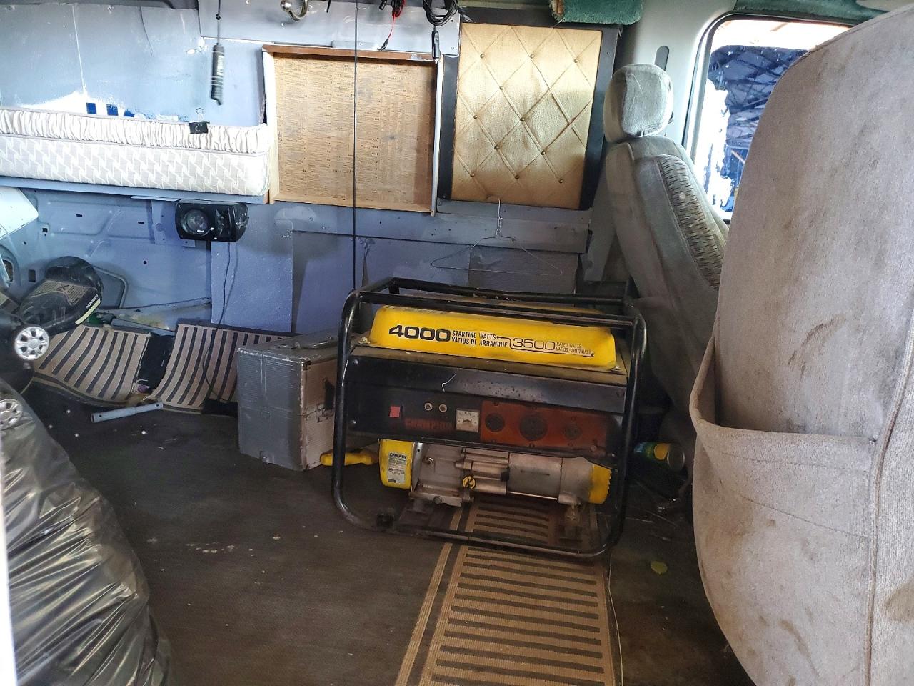 1998 Ford Econoline E150 Van White vin: 1FDRE1427WHB23455