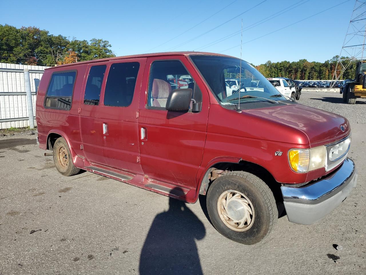 1998 Ford Econoline E150 Van Burgundy vin: 1FDRE1467WHC18598
