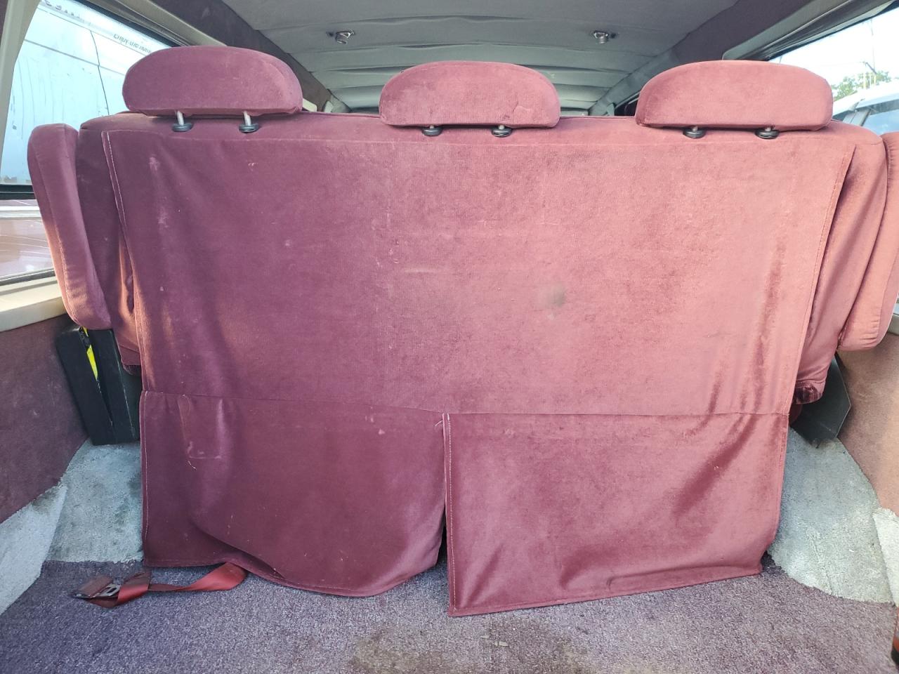1998 Ford Econoline E150 Van Burgundy vin: 1FDRE1467WHC18598