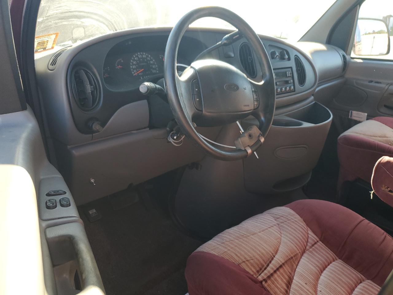 1998 Ford Econoline E150 Van Burgundy vin: 1FDRE1467WHC18598