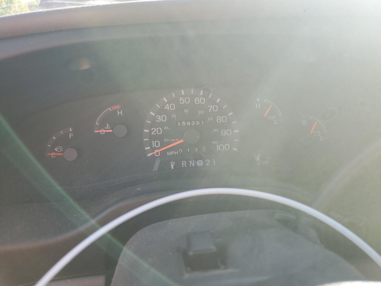 1998 Ford Econoline E150 Van Burgundy vin: 1FDRE1467WHC18598