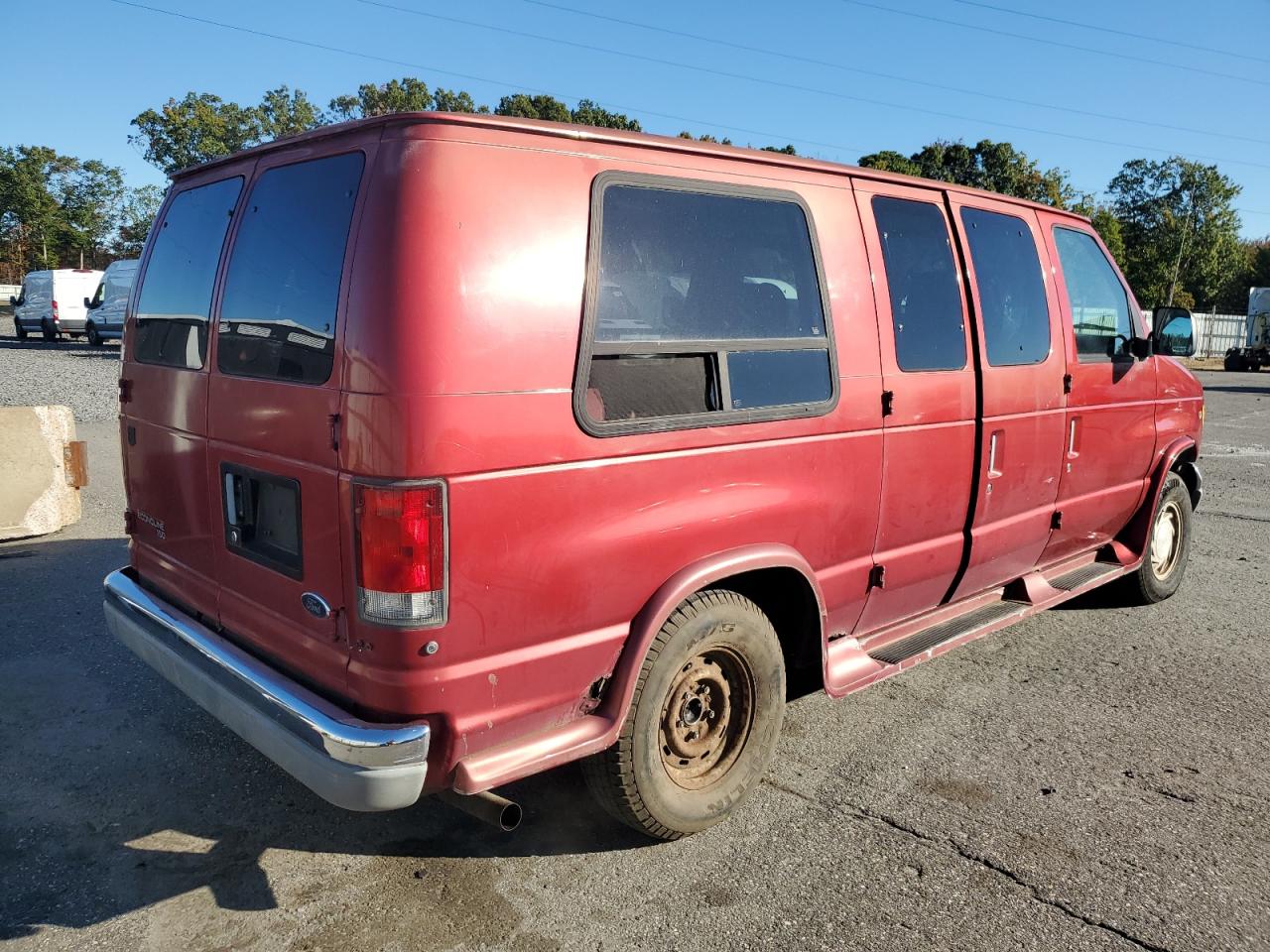 1998 Ford Econoline E150 Van Burgundy vin: 1FDRE1467WHC18598