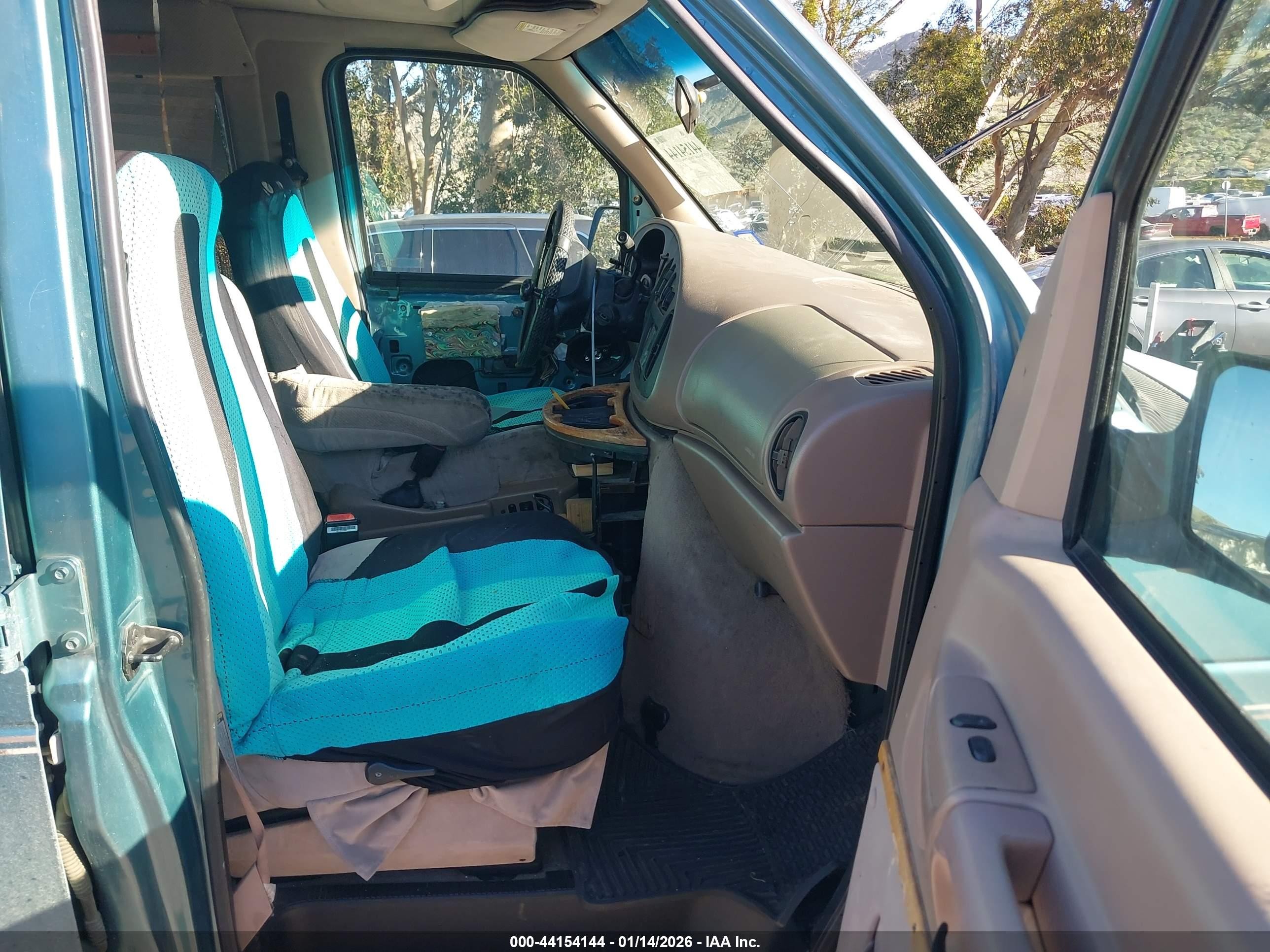 1998 Ford E-150 Recreational Green vin: 1FDRE1469WHB77553