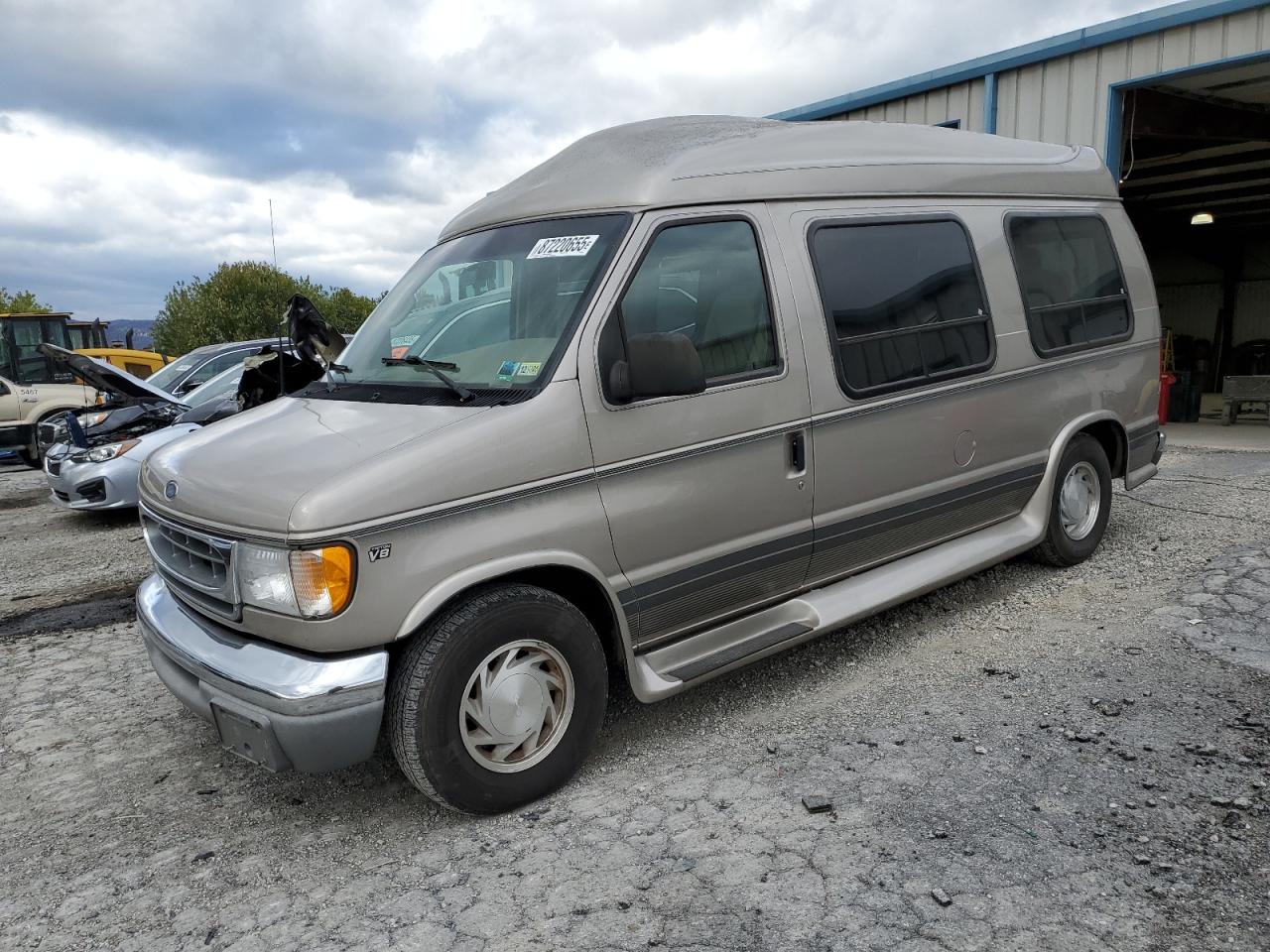 2001 Ford Econoline E150 Van Gold vin: 1FDRE14L11HB20956