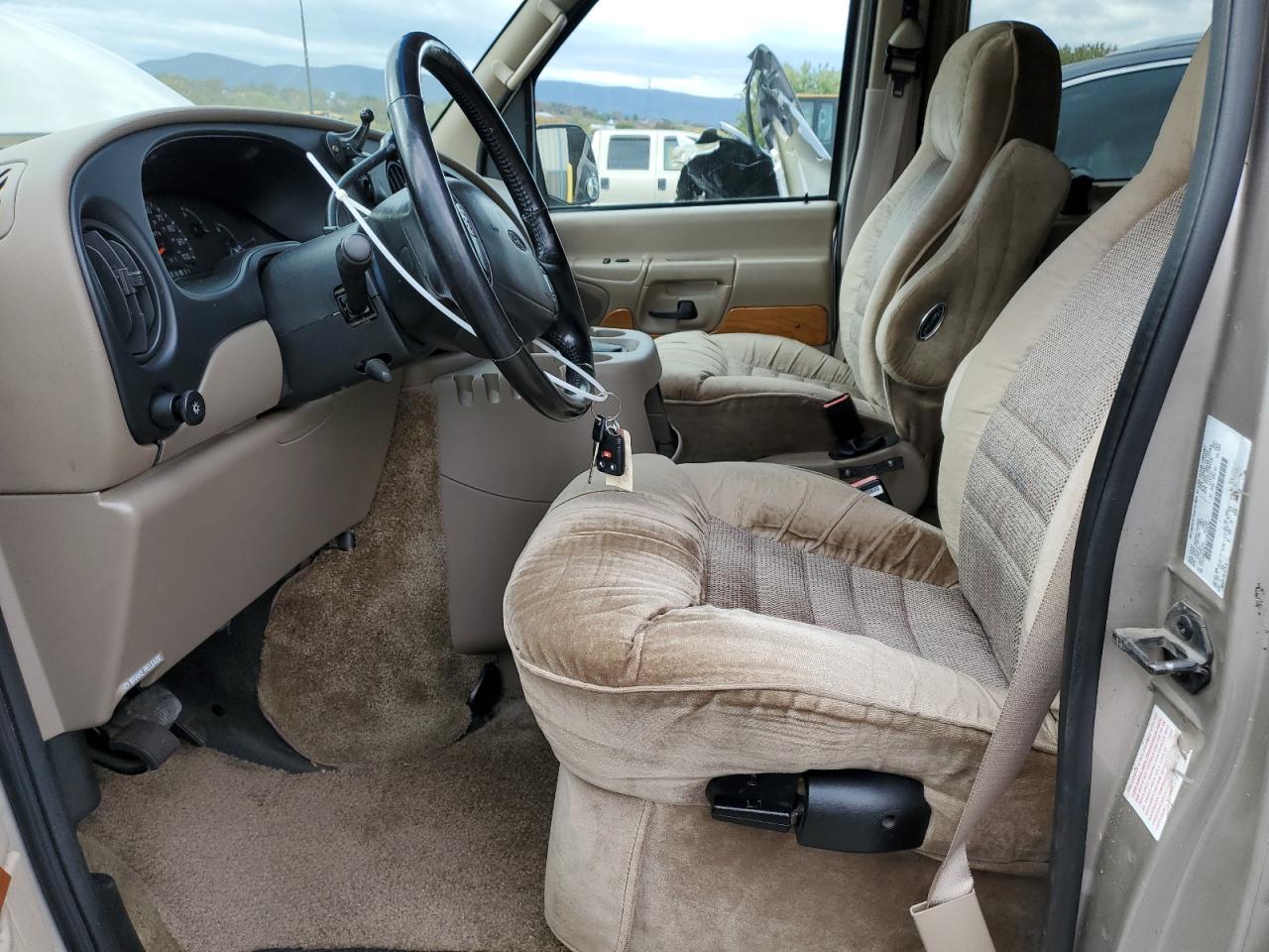 2001 Ford Econoline E150 Van Gold vin: 1FDRE14L11HB20956