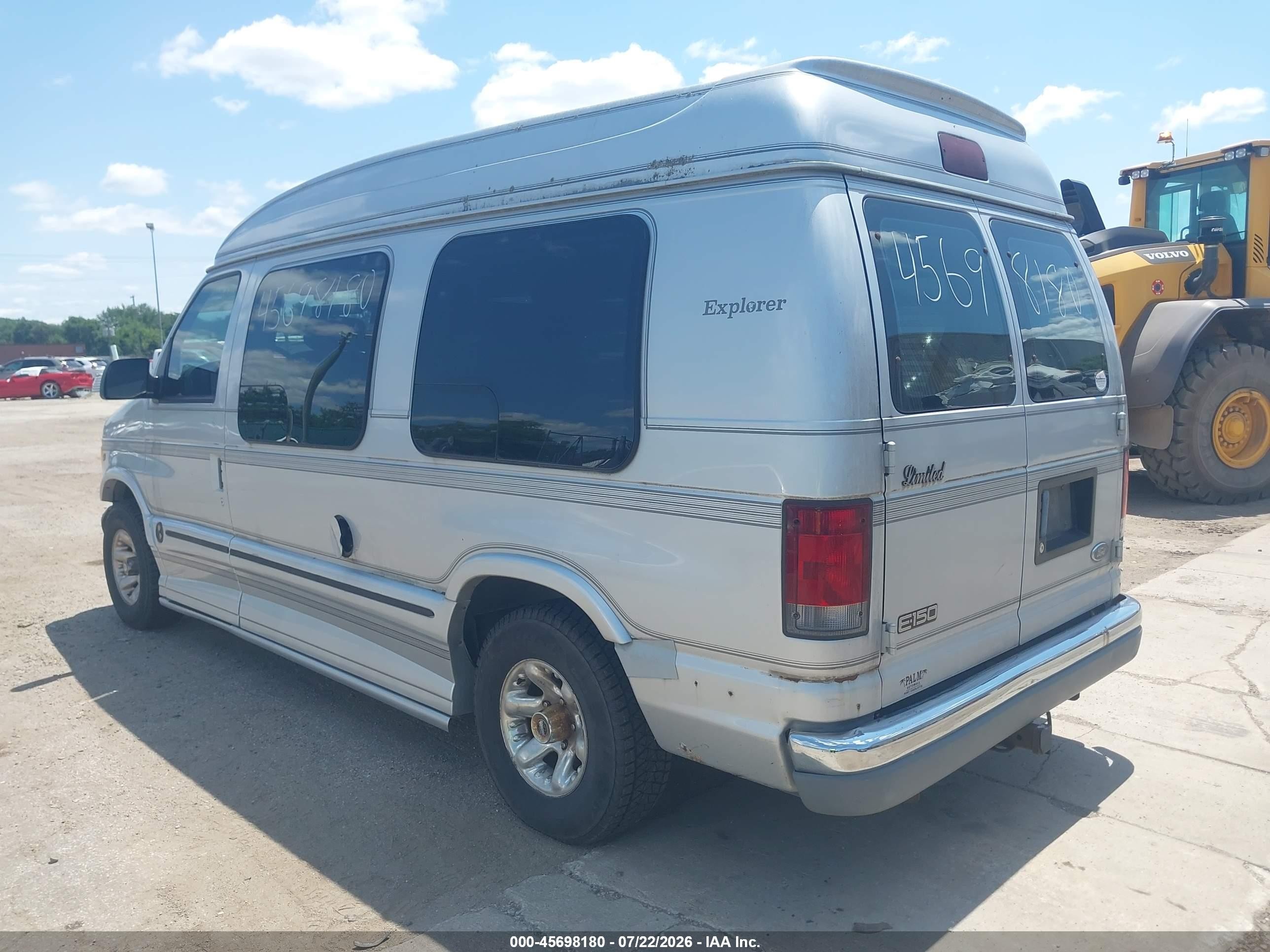 2001 Ford E-150 Recreational Silver vin: 1FDRE14L11HB77271
