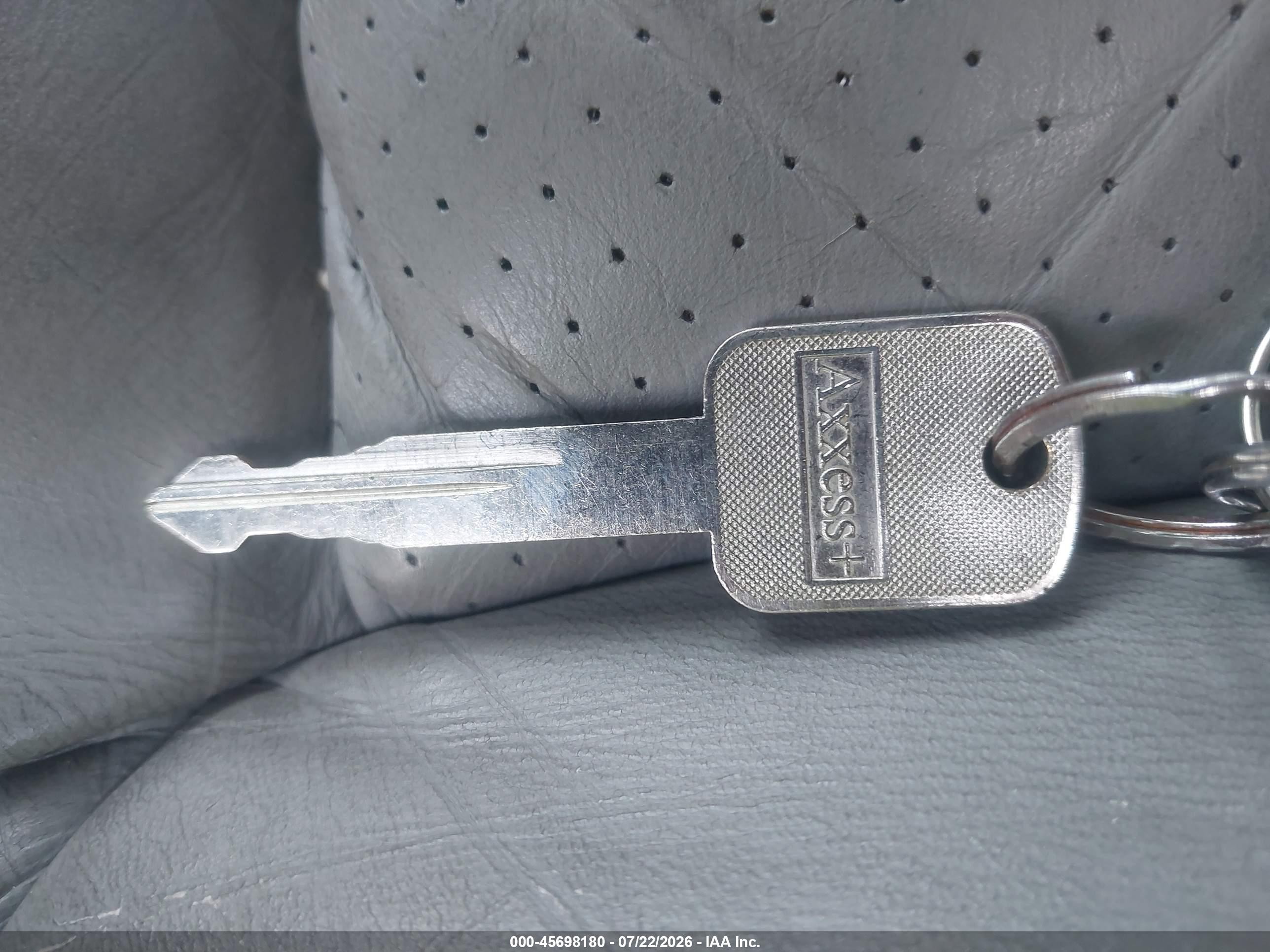2001 Ford E-150 Recreational Silver vin: 1FDRE14L11HB77271