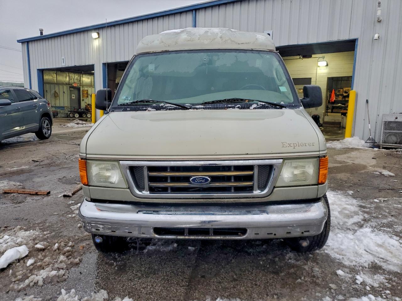 2004 Ford Econoline E150 Van Желто-коричневый vin: 1FDRE14L14HB41620