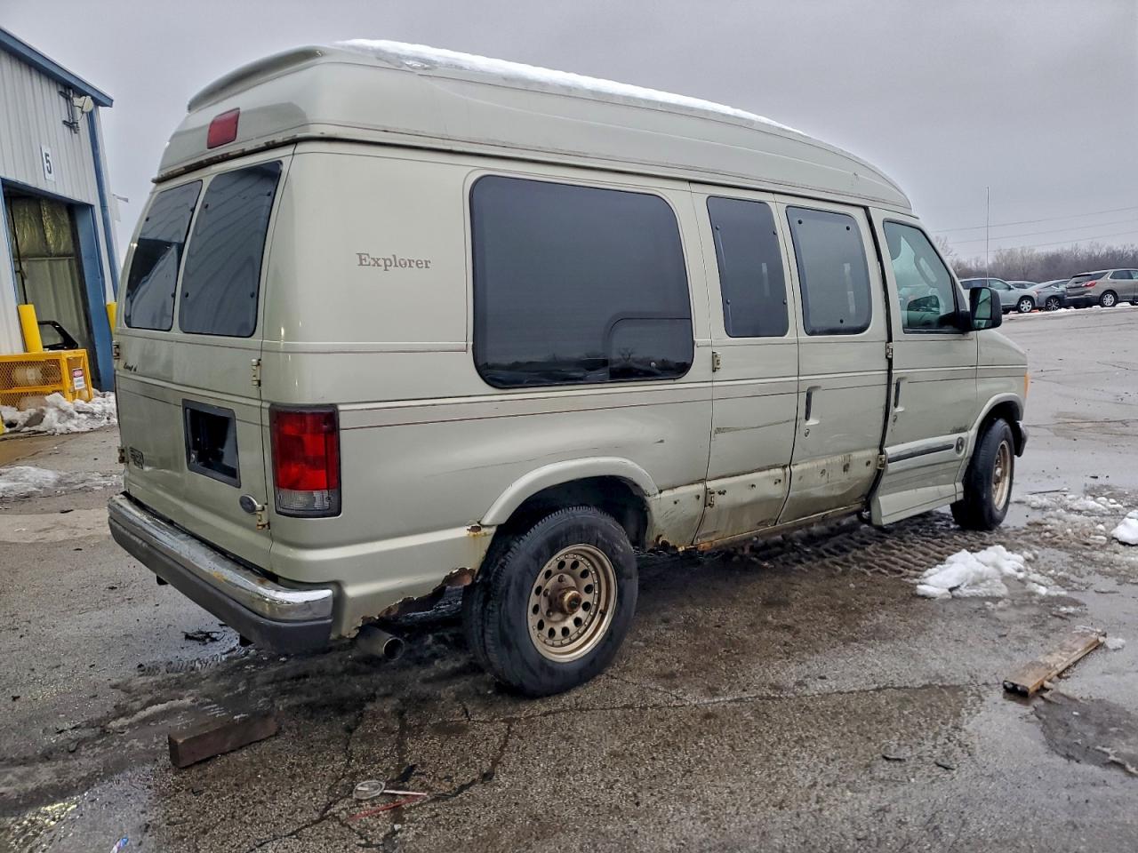 2004 Ford Econoline E150 Van Желто-коричневый vin: 1FDRE14L14HB41620