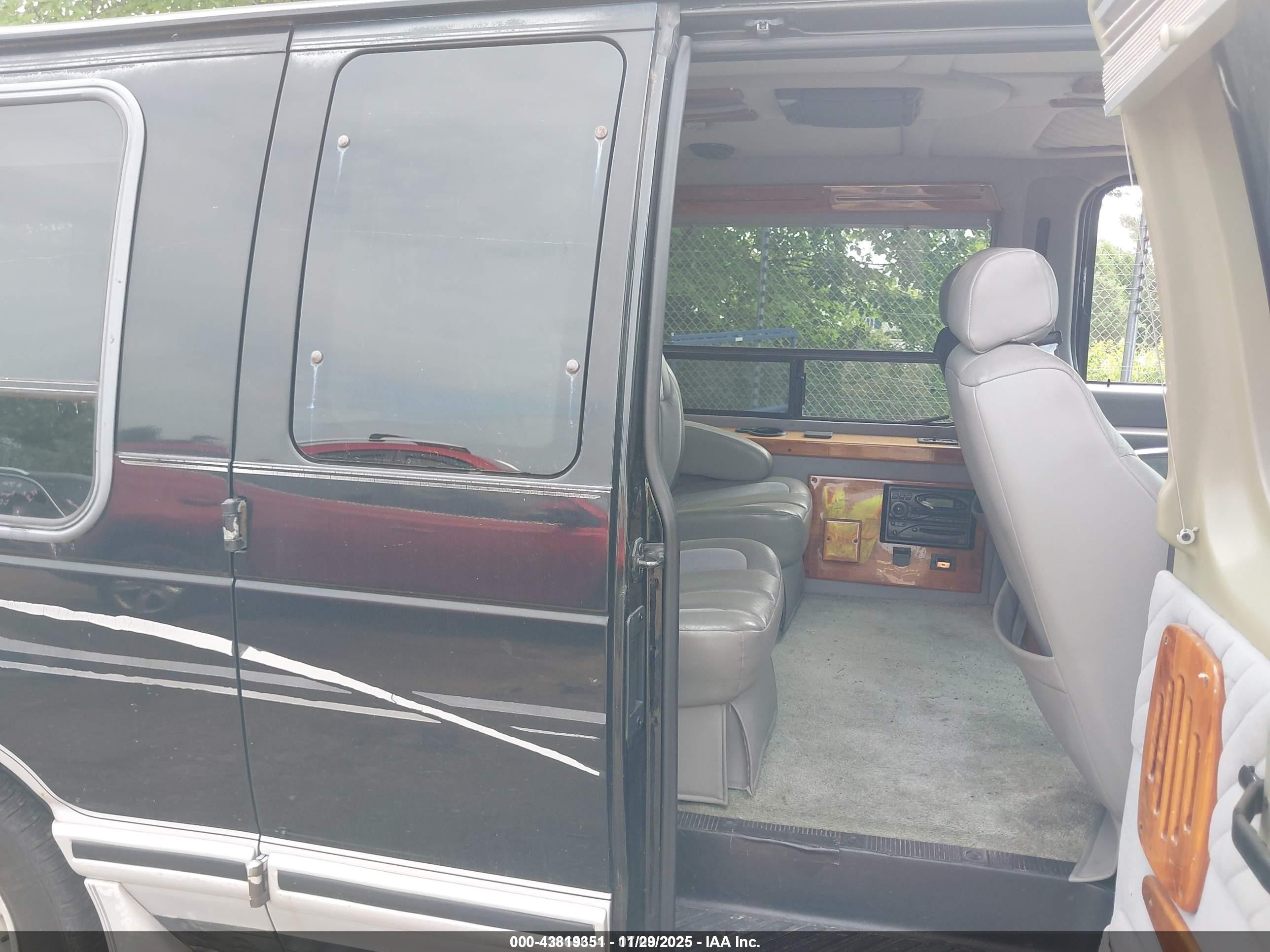 2002 Ford E-150 Commercial/recreational Black vin: 1FDRE14L22HB64563