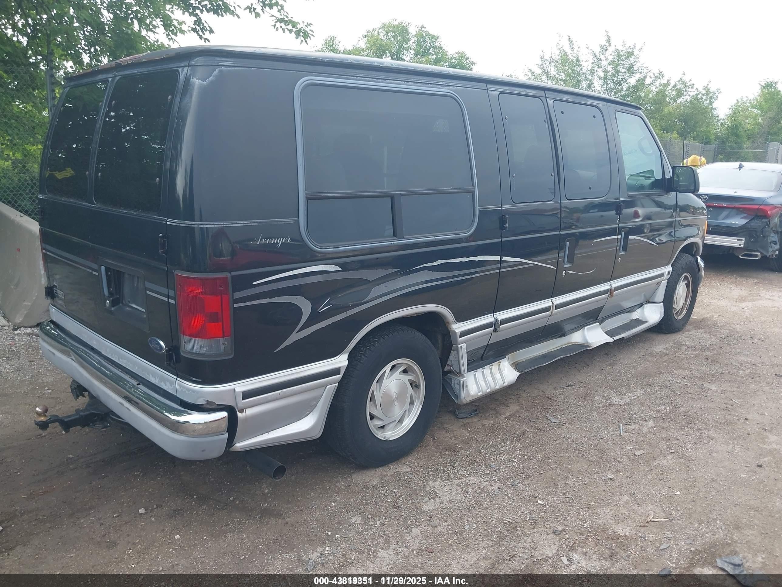 2002 Ford E-150 Commercial/recreational Black vin: 1FDRE14L22HB64563