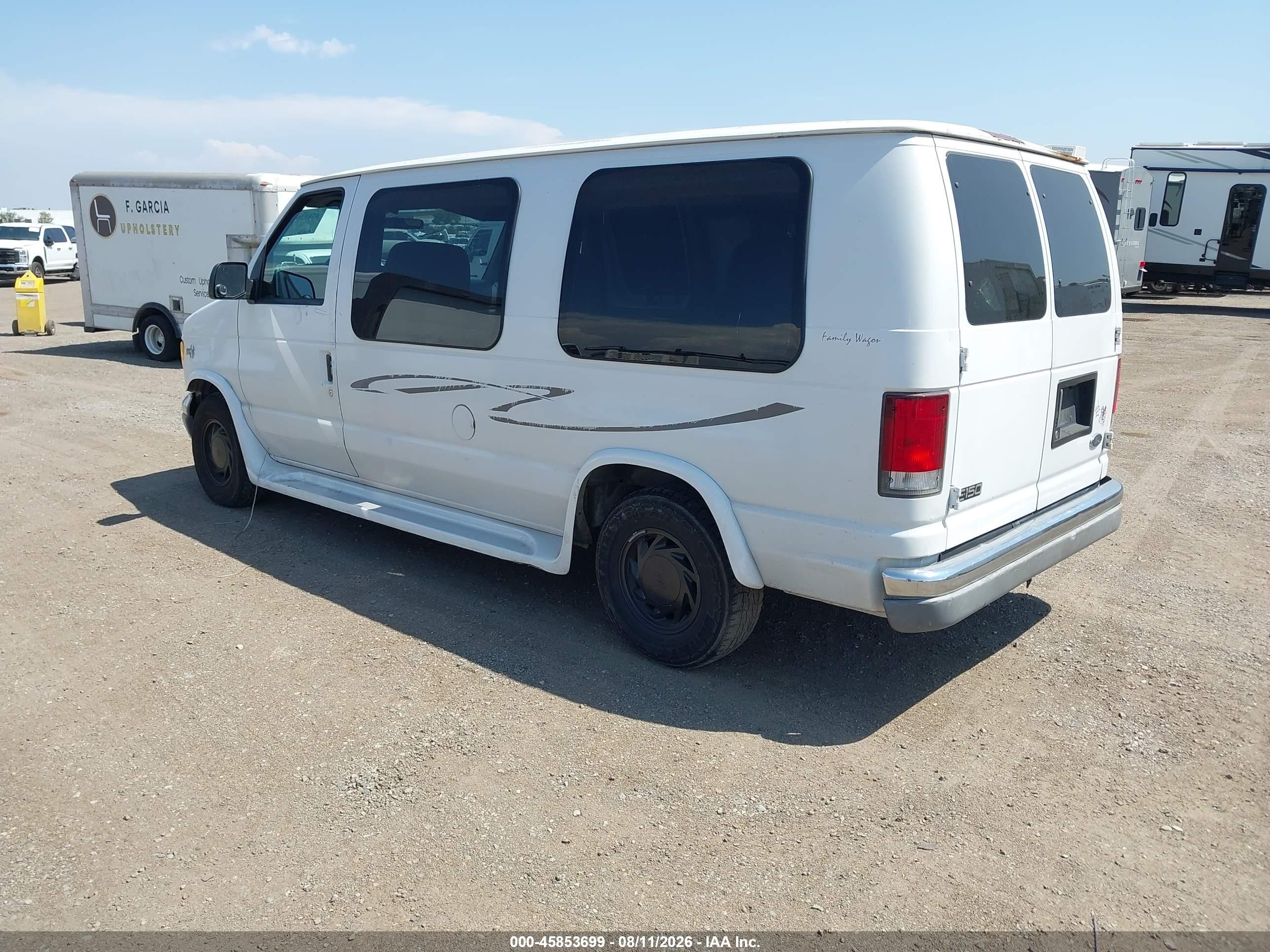 1999 Ford E-150 Commercial/recreational White vin: 1FDRE14L3XHA32578