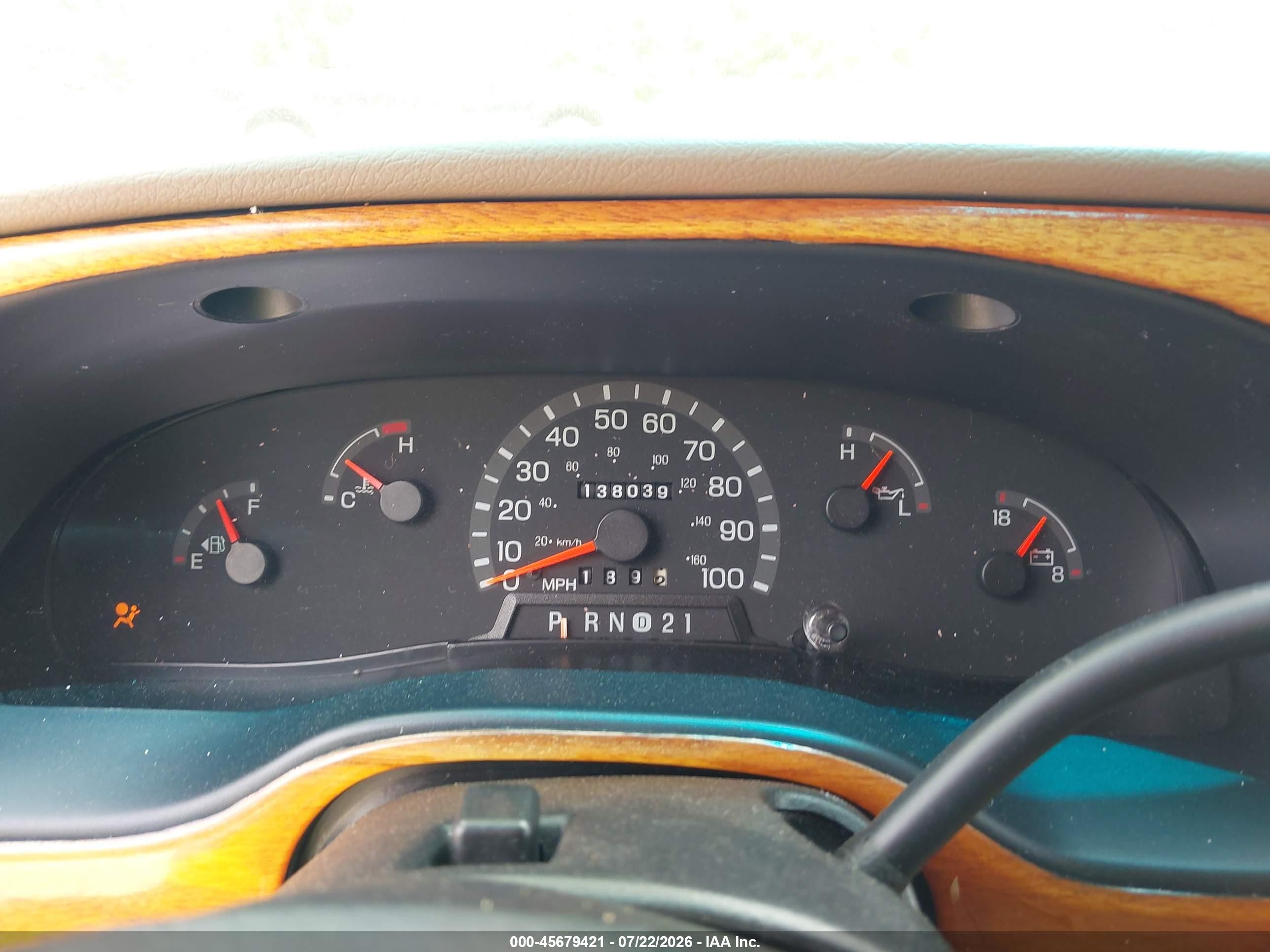 1998 Ford Econoline Recreational White vin: 1FDRE14L4WHB20862