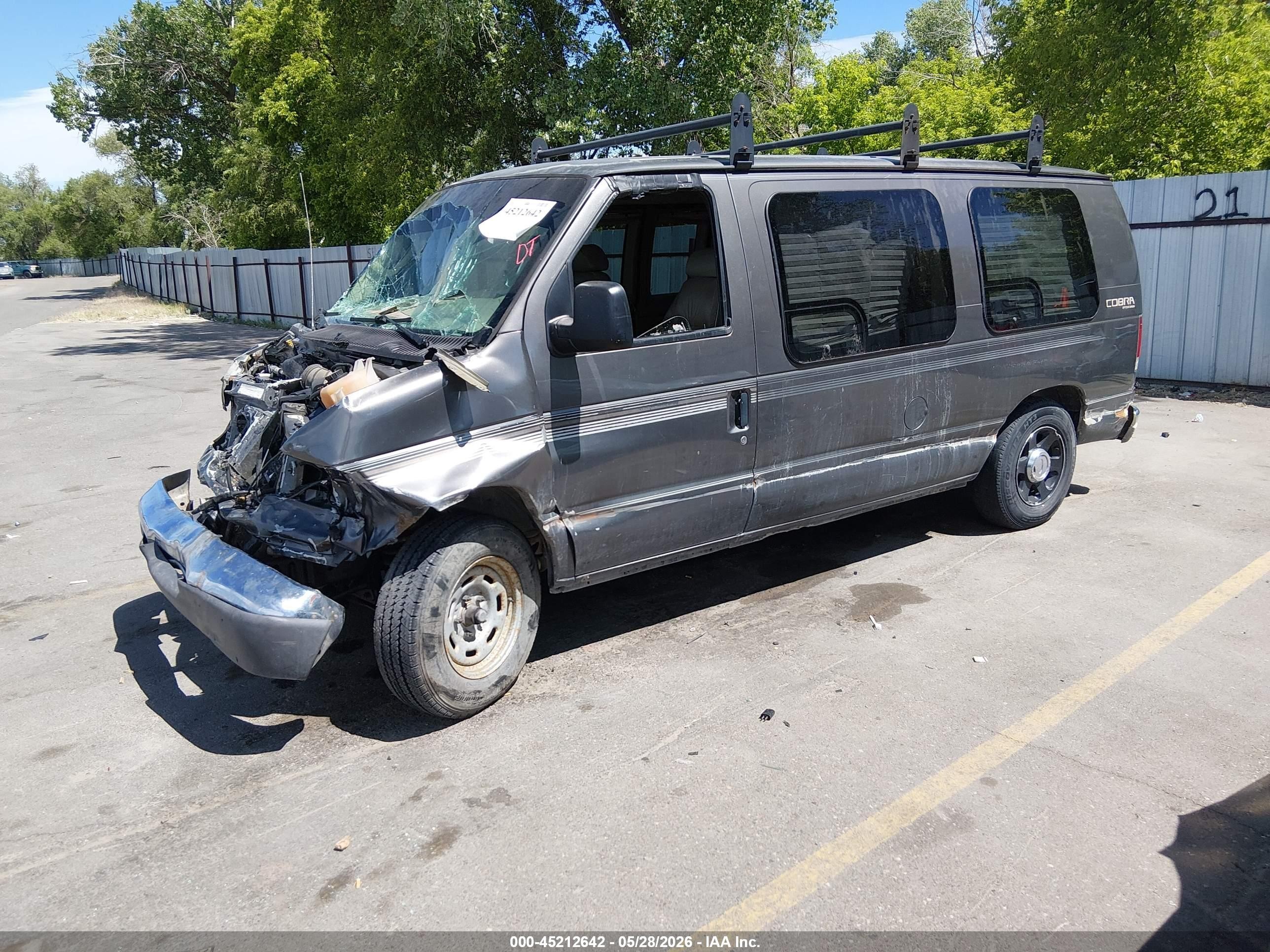 2004 Ford E-150 Recreational Серый vin: 1FDRE14L54HA02865