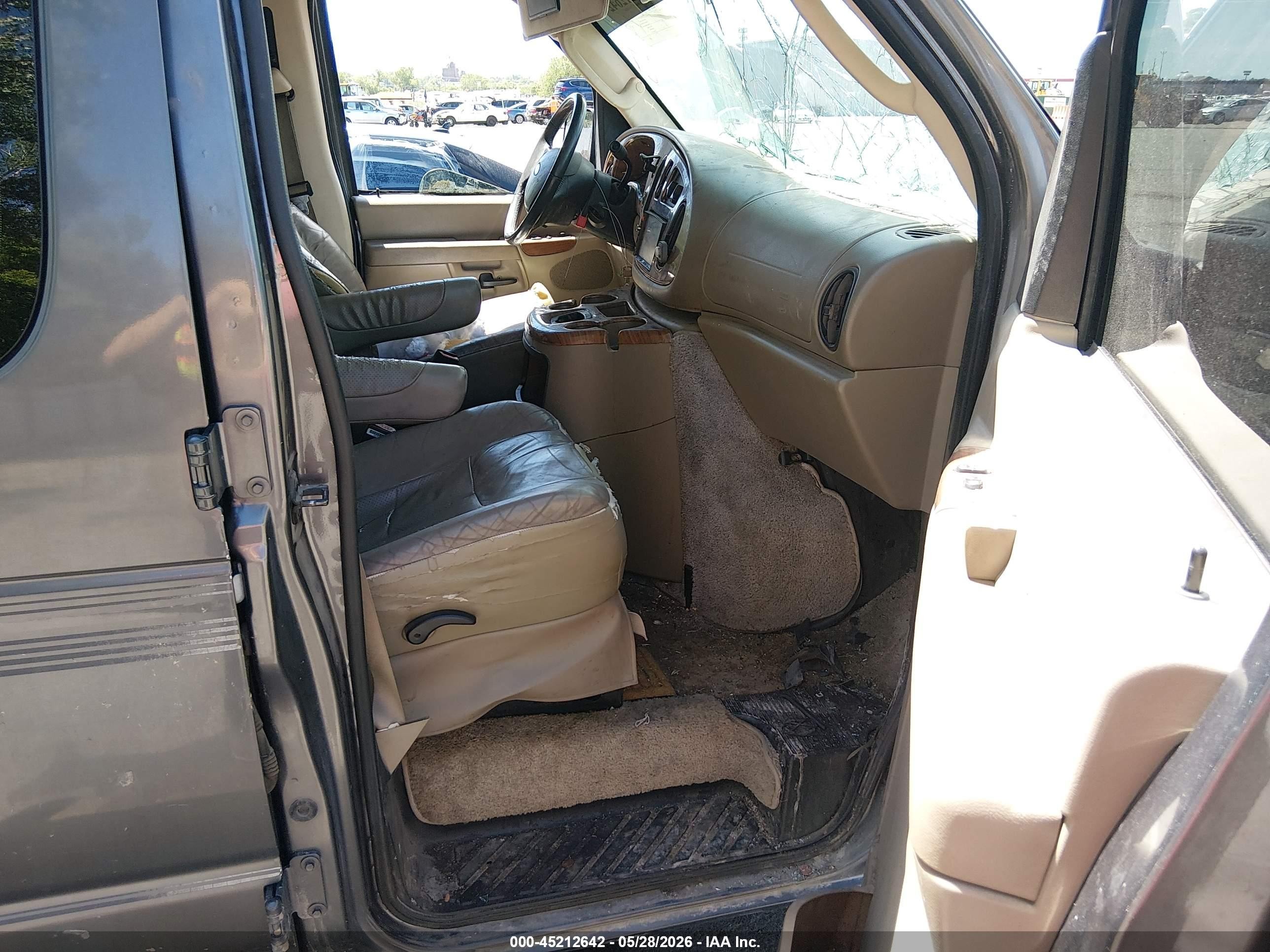 2004 Ford E-150 Recreational Серый vin: 1FDRE14L54HA02865