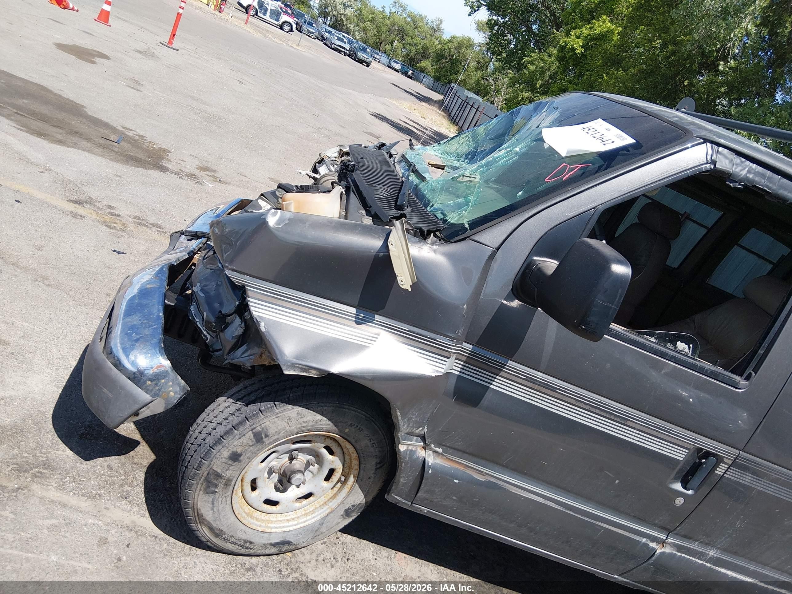 2004 Ford E-150 Recreational Серый vin: 1FDRE14L54HA02865