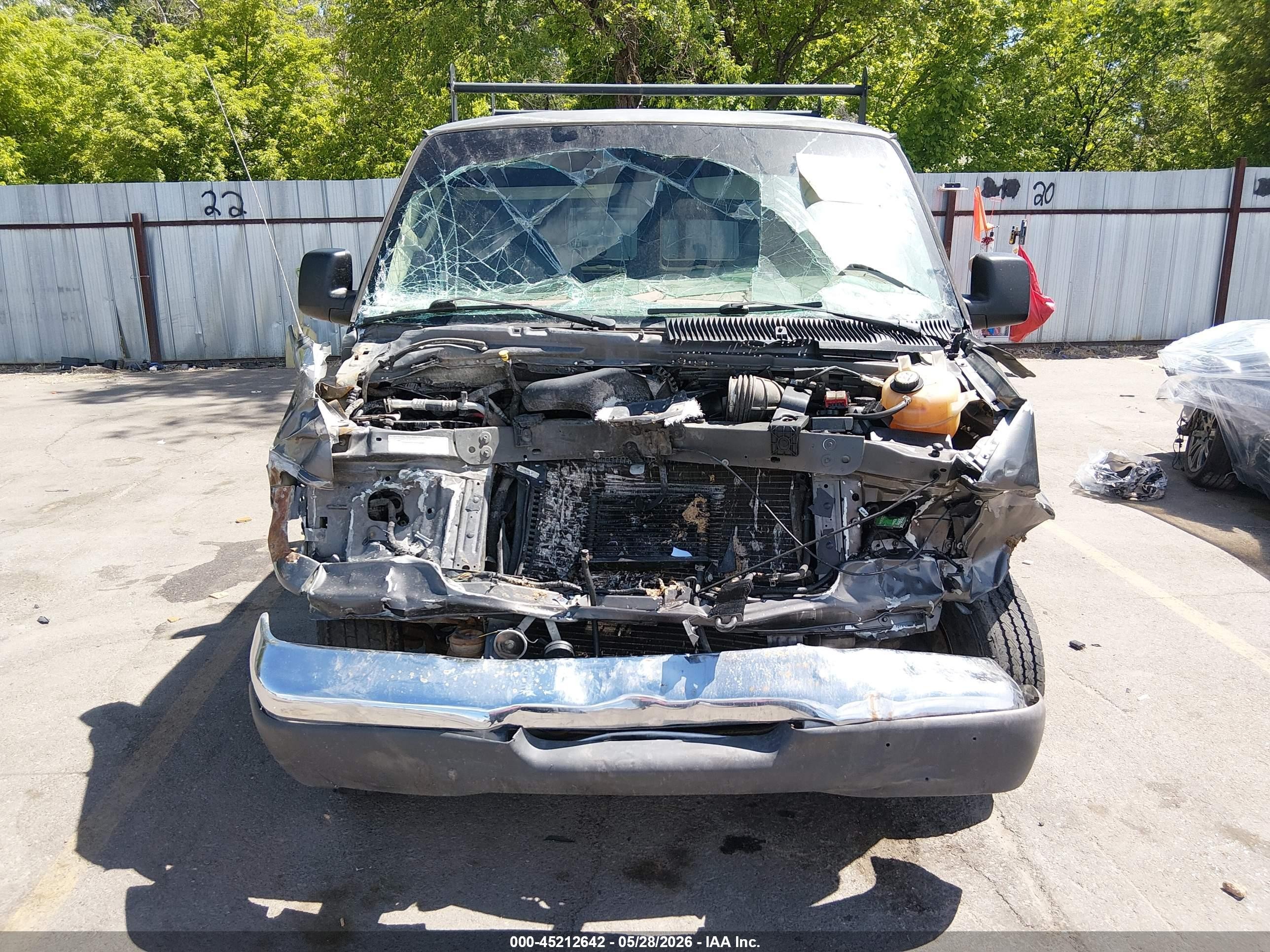 2004 Ford E-150 Recreational Серый vin: 1FDRE14L54HA02865
