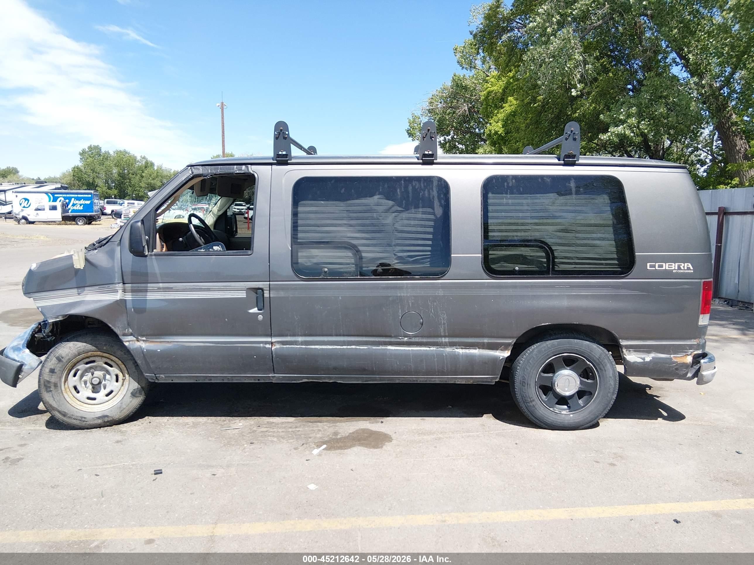 2004 Ford E-150 Recreational Серый vin: 1FDRE14L54HA02865