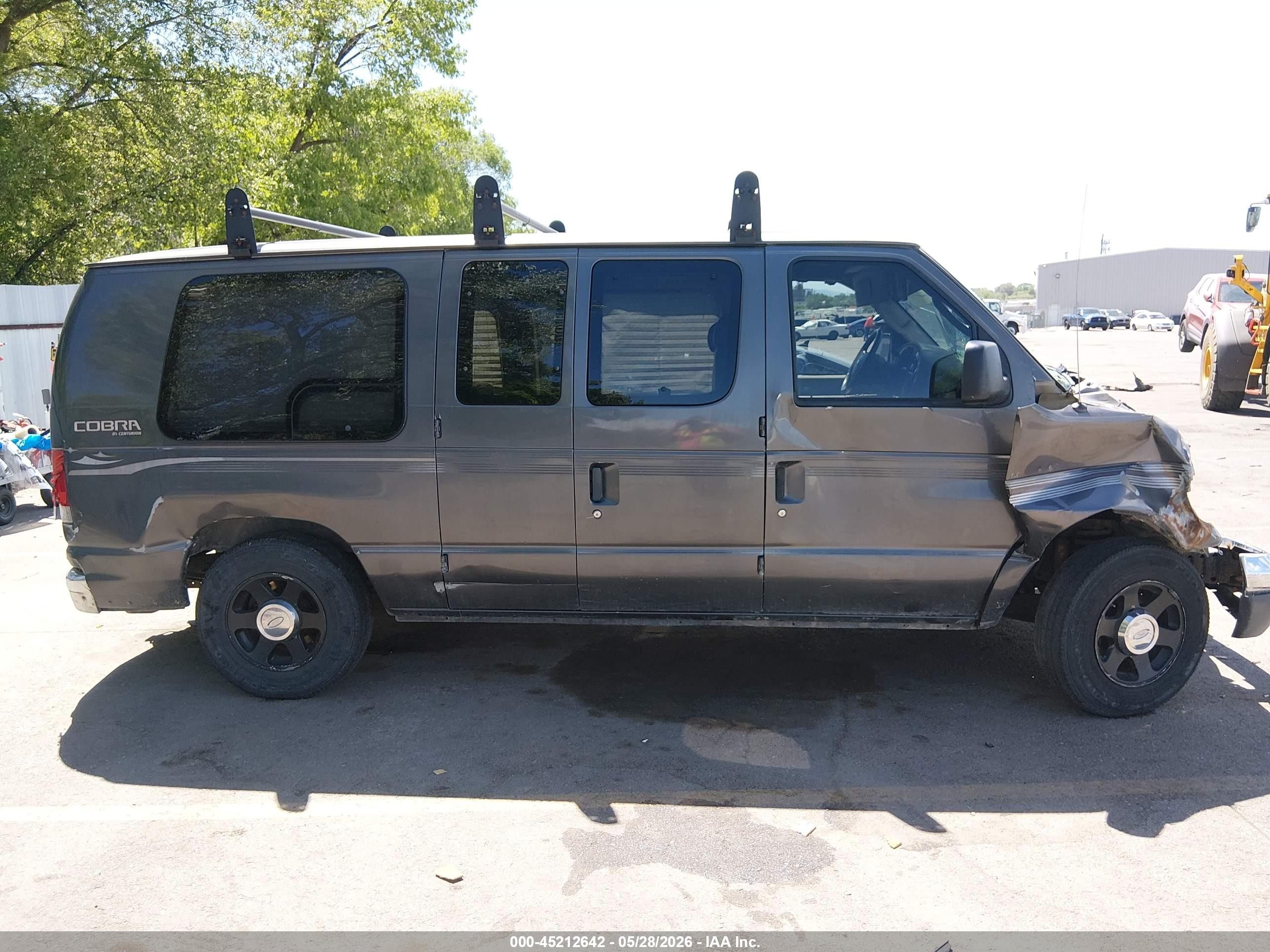 2004 Ford E-150 Recreational Серый vin: 1FDRE14L54HA02865