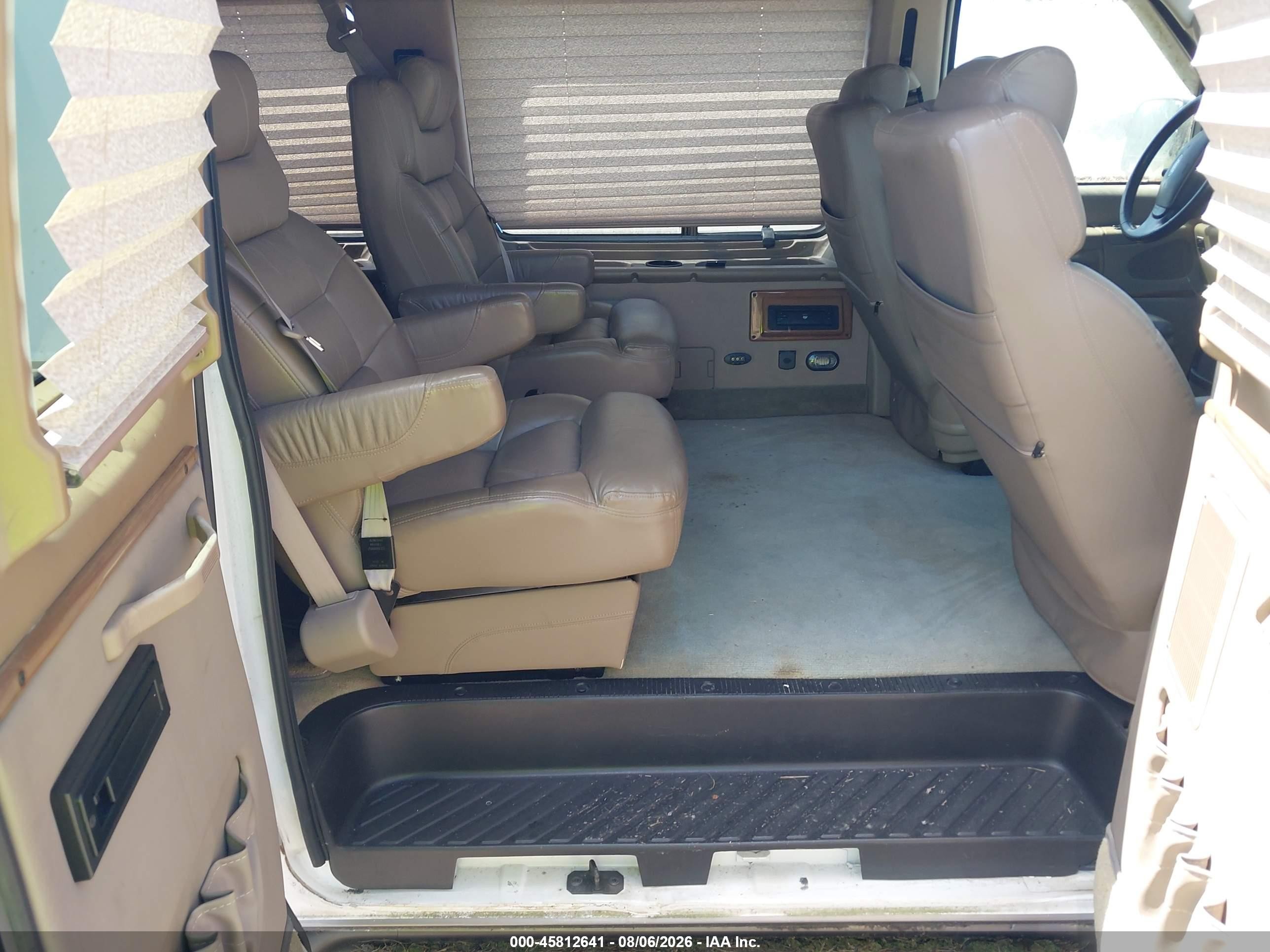2003 Ford E-150 Recreational White vin: 1FDRE14L63HB94697