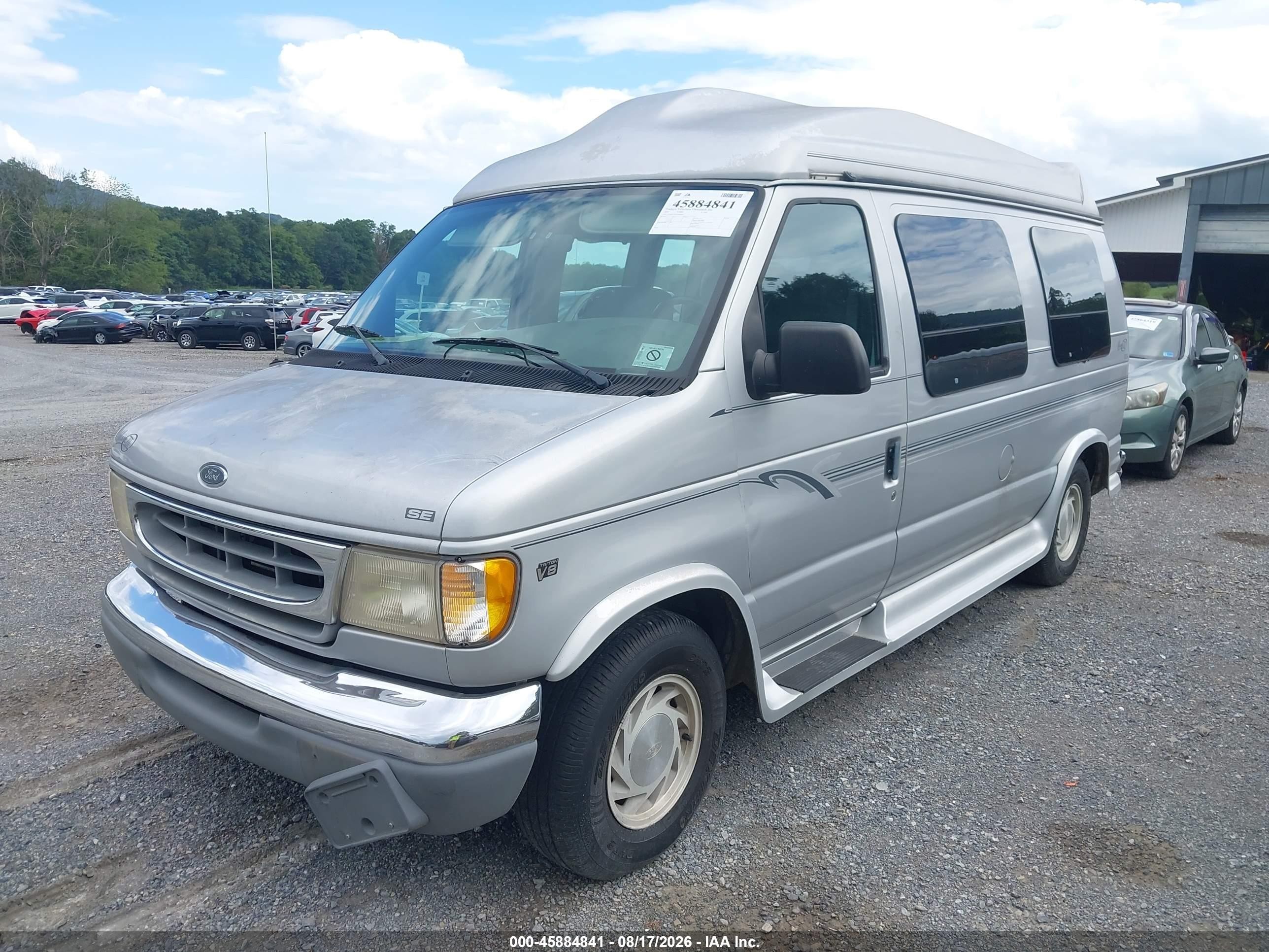 2000 Ford E-150 Recreational Silver vin: 1FDRE14L6YHB00812