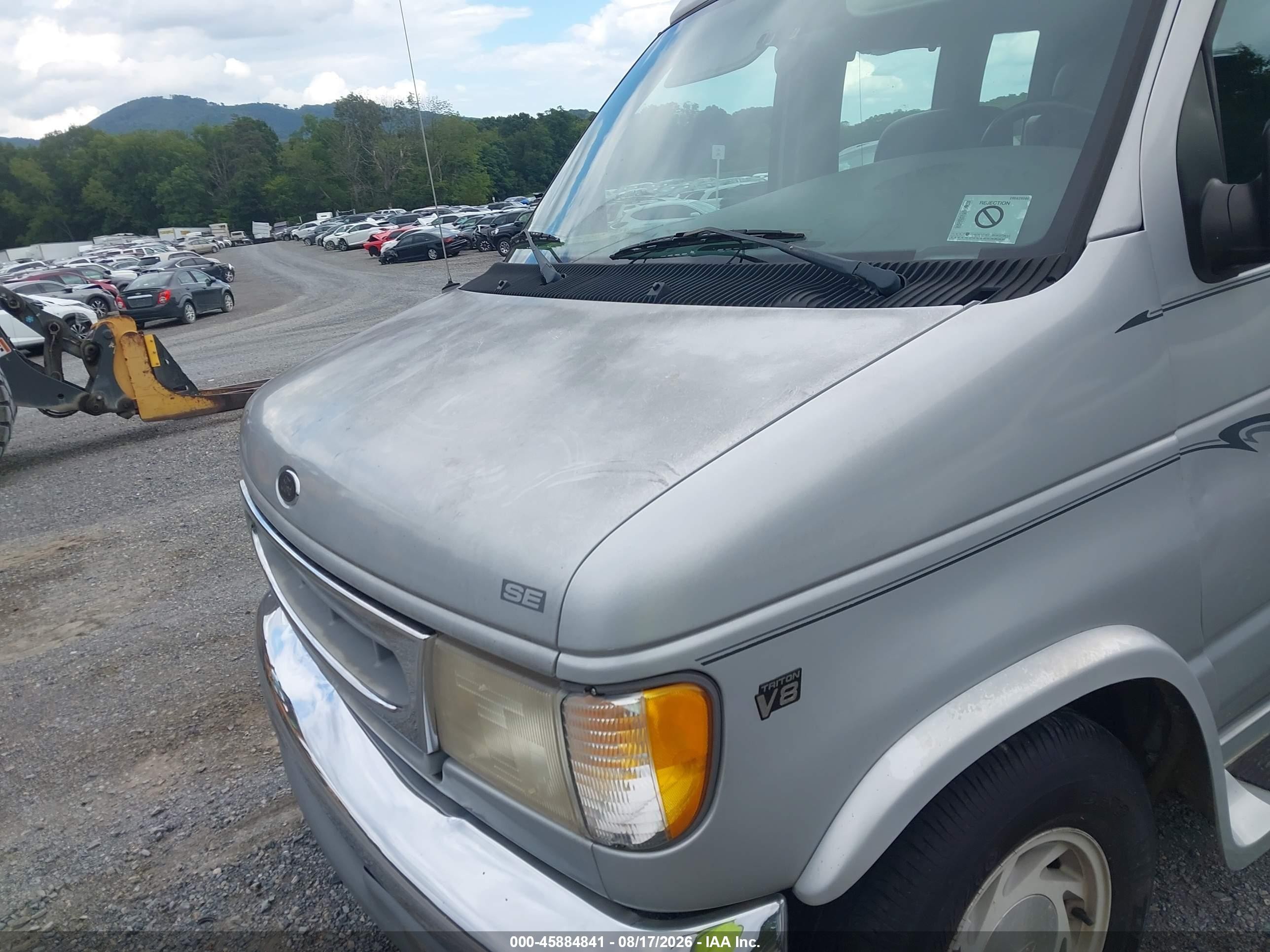 2000 Ford E-150 Recreational Silver vin: 1FDRE14L6YHB00812