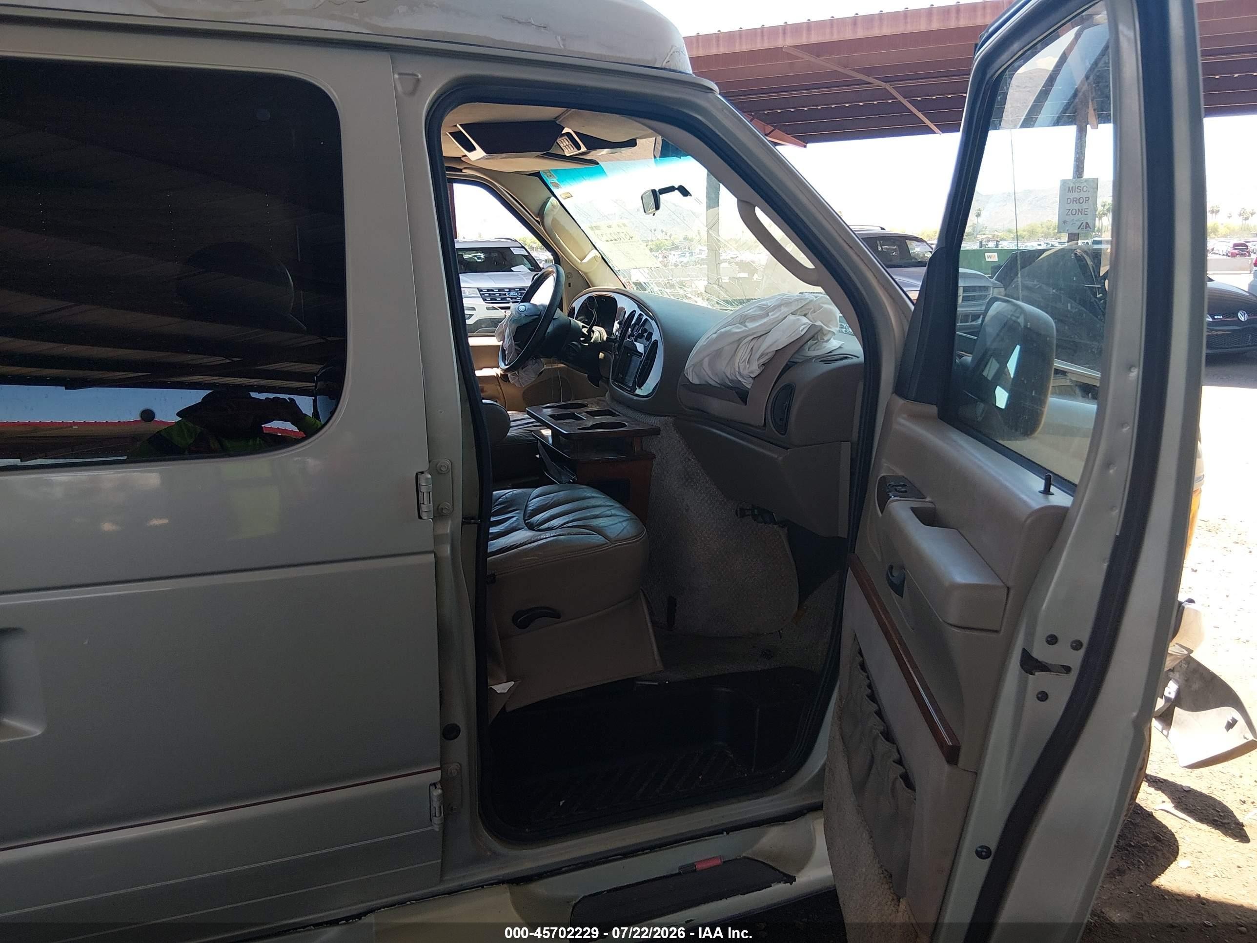 2005 Ford E-150 Recreational Champagne vin: 1FDRE14LX5HB13400