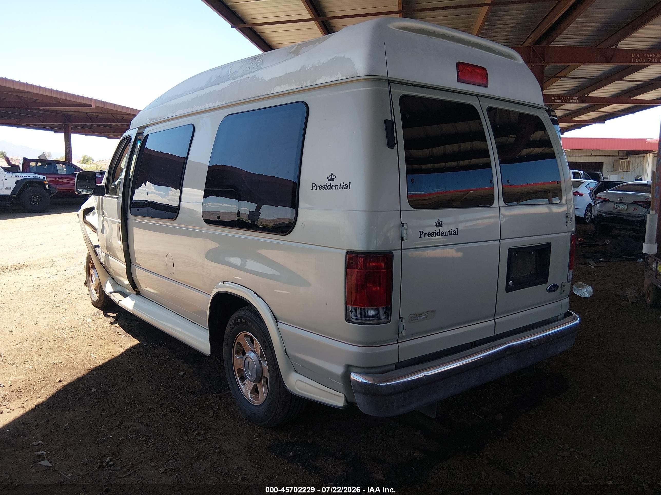 2005 Ford E-150 Recreational Champagne vin: 1FDRE14LX5HB13400